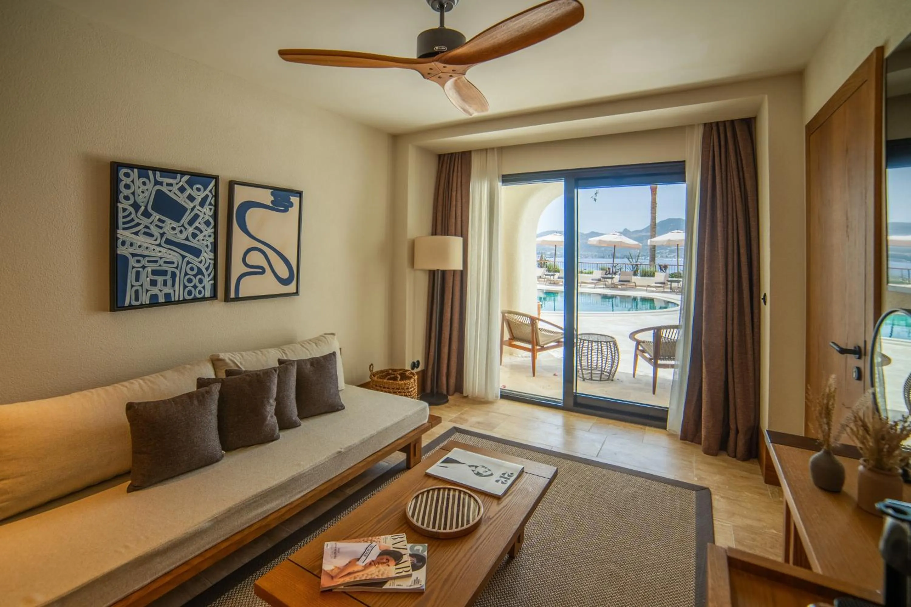 TV and multimedia in Avantgarde Refined Yalıkavak