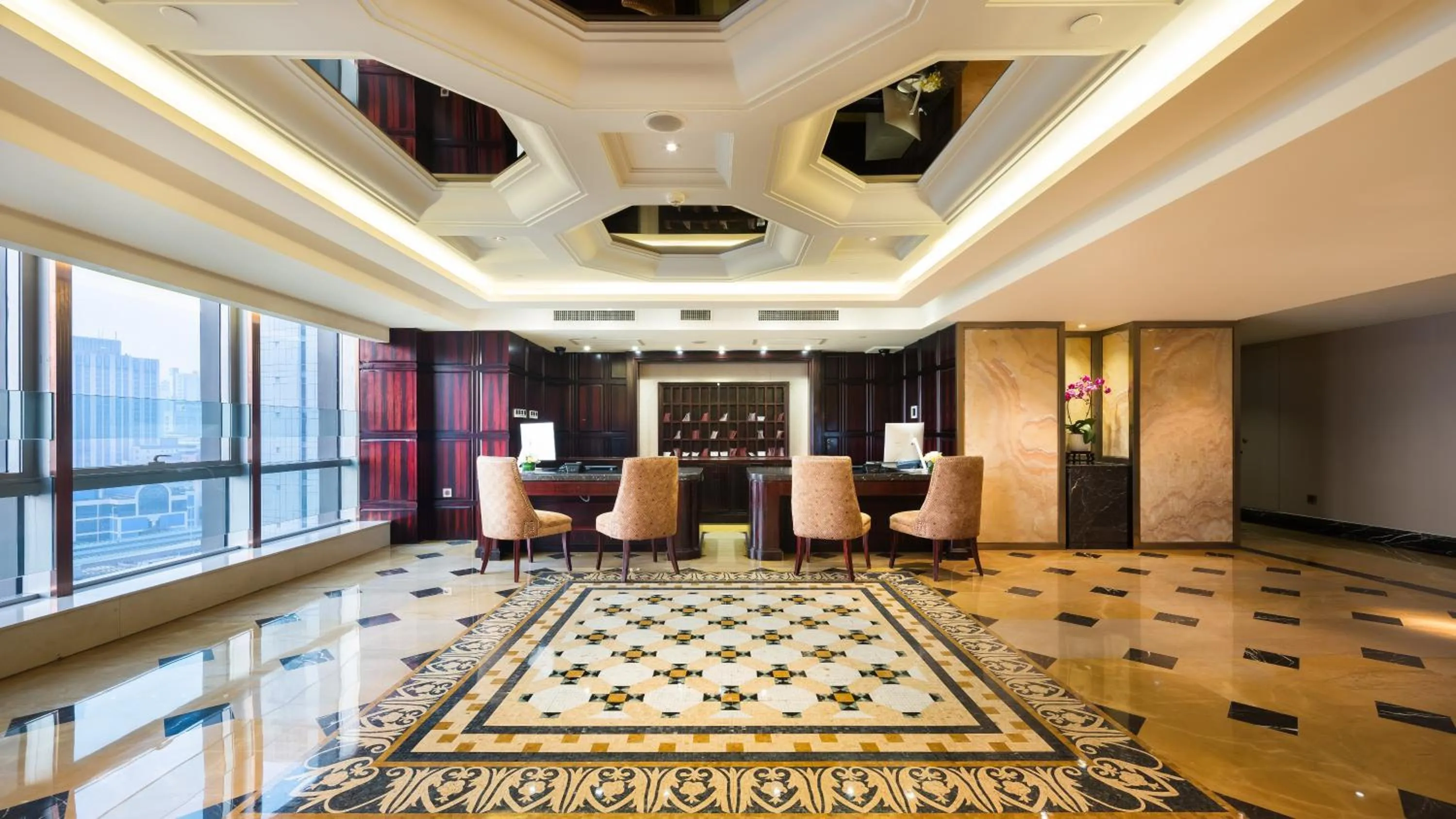 Paramount Gallery Hotel