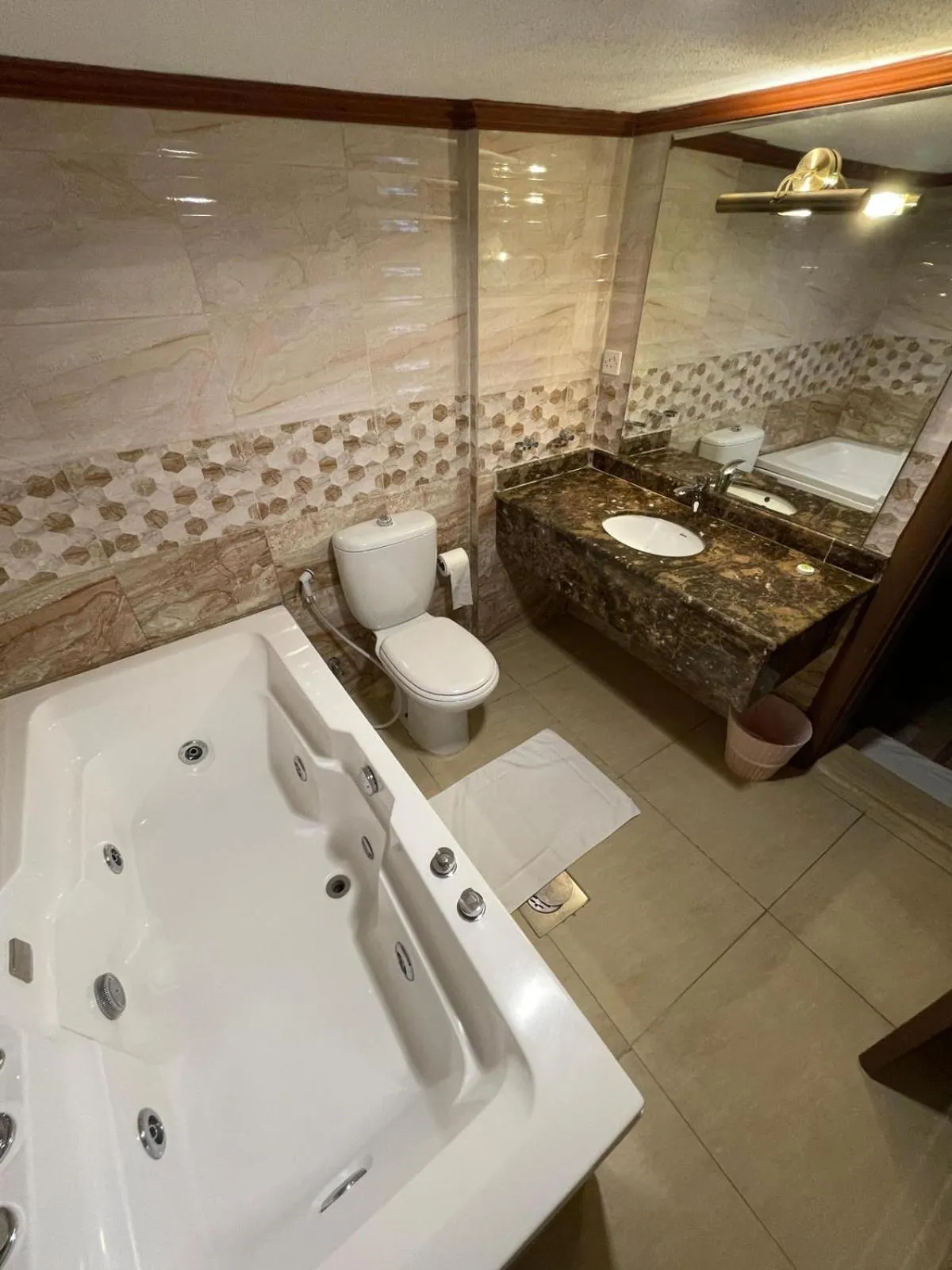Hot Tub in Terrace Furnished Apartments- Fintas1