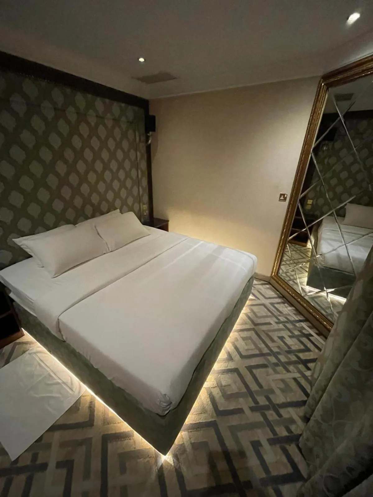 Bedroom, Bed in Terrace Furnished Apartments- Fintas1