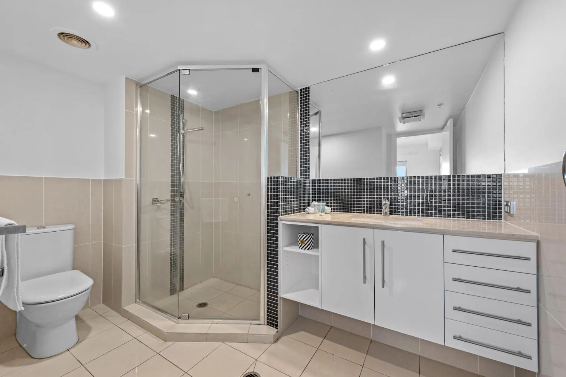 Shower in Proximity Waterfront Apartments