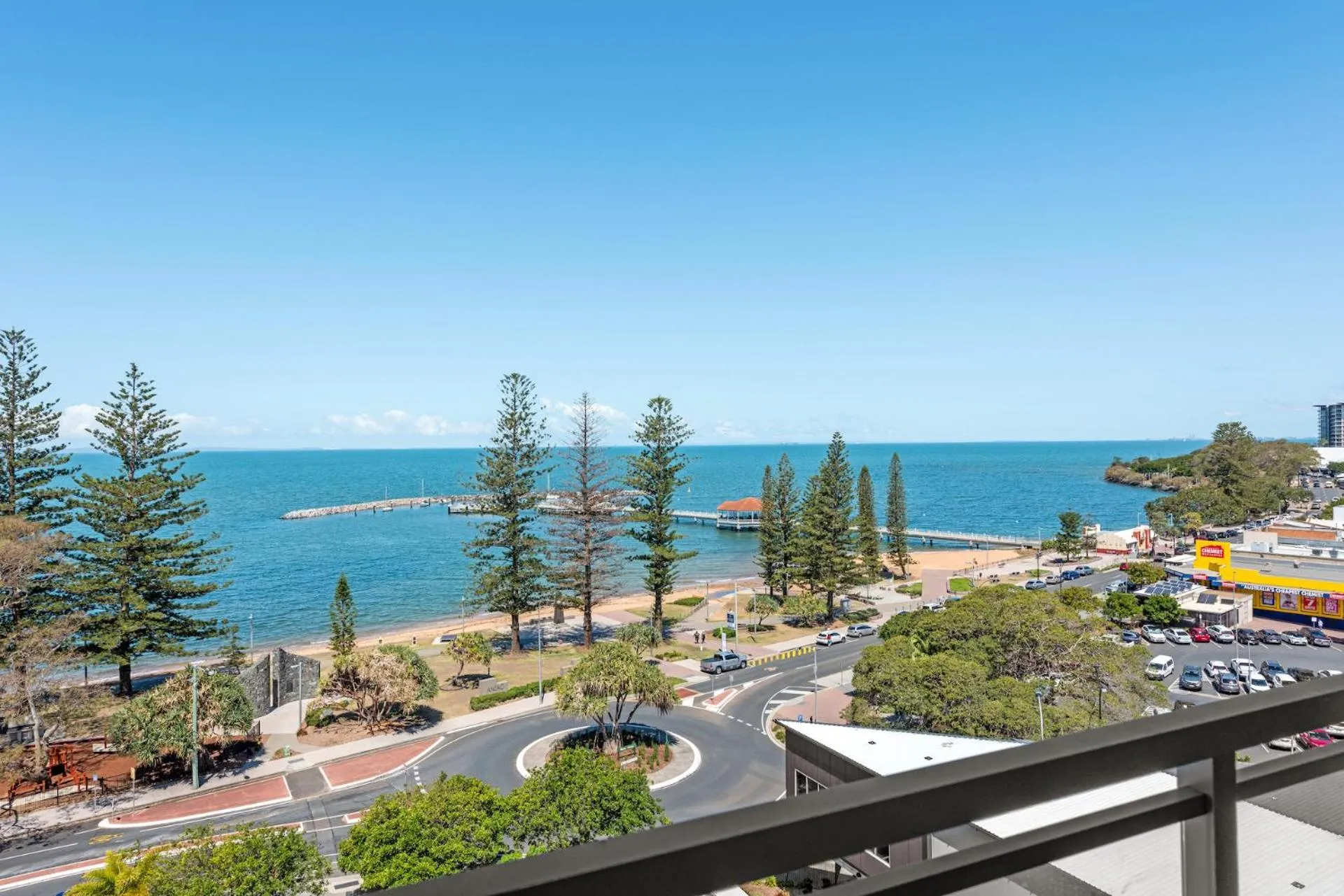 Sea view in Proximity Waterfront Apartments