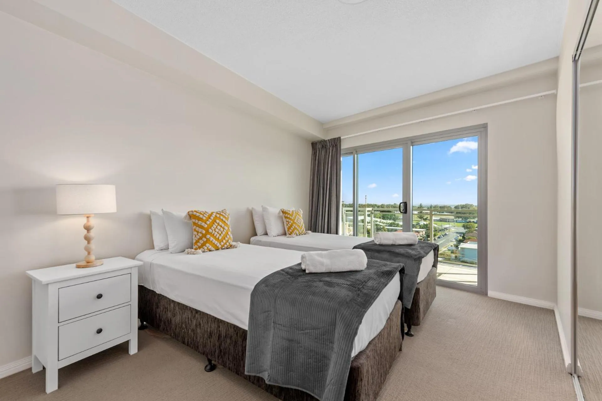 Bed in Proximity Waterfront Apartments