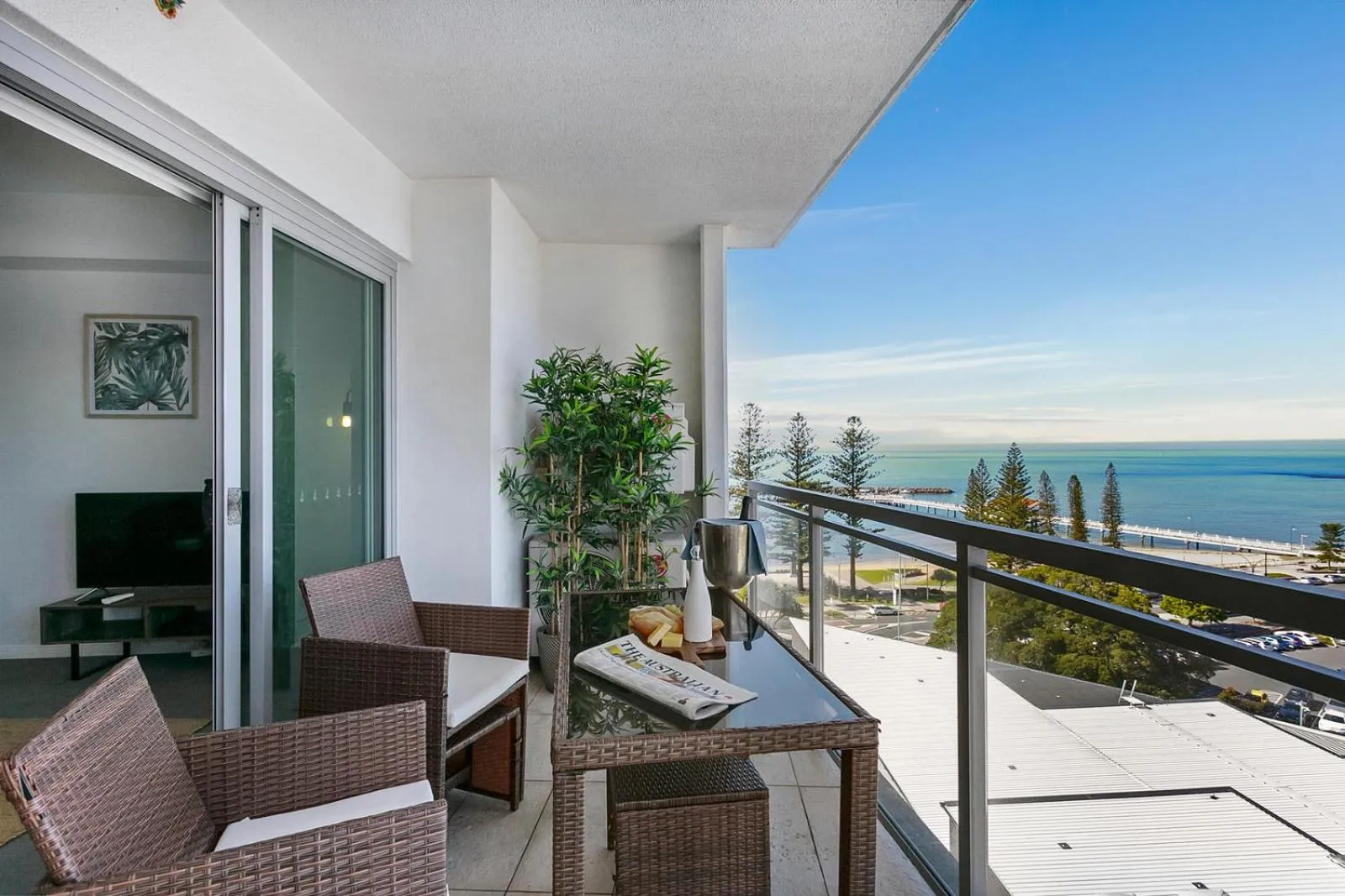 Sea view in Proximity Waterfront Apartments