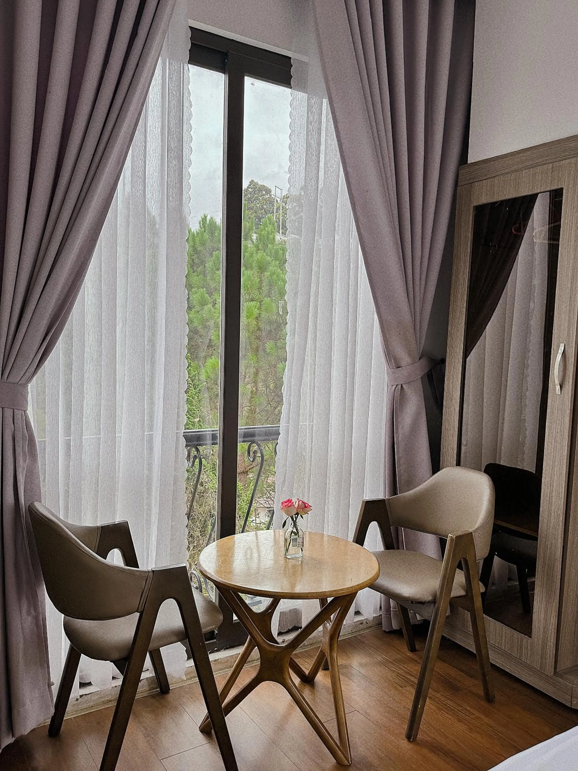 Seating area in Amia Dalat