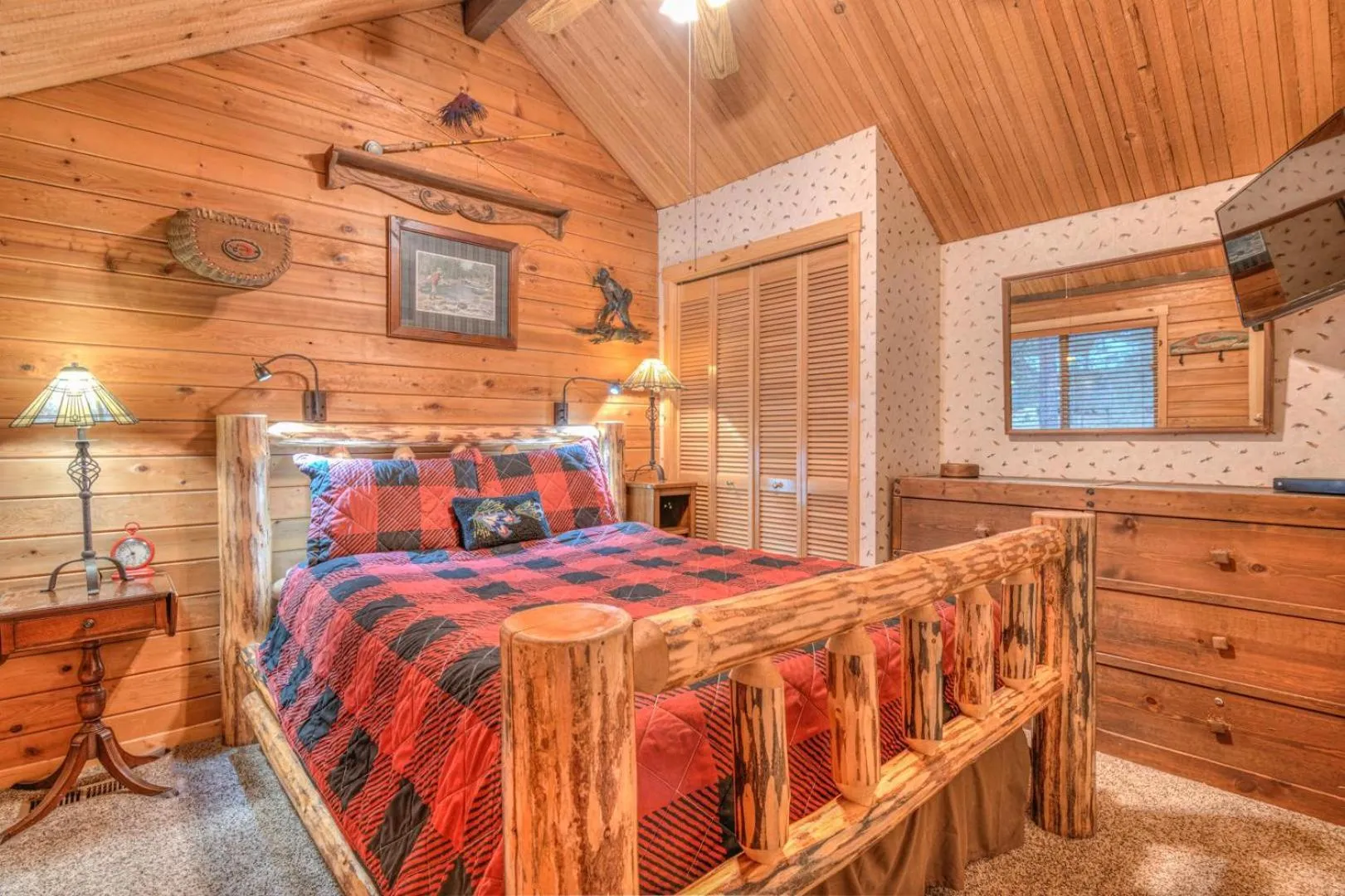 Bed in Pine Needle - Unit 7