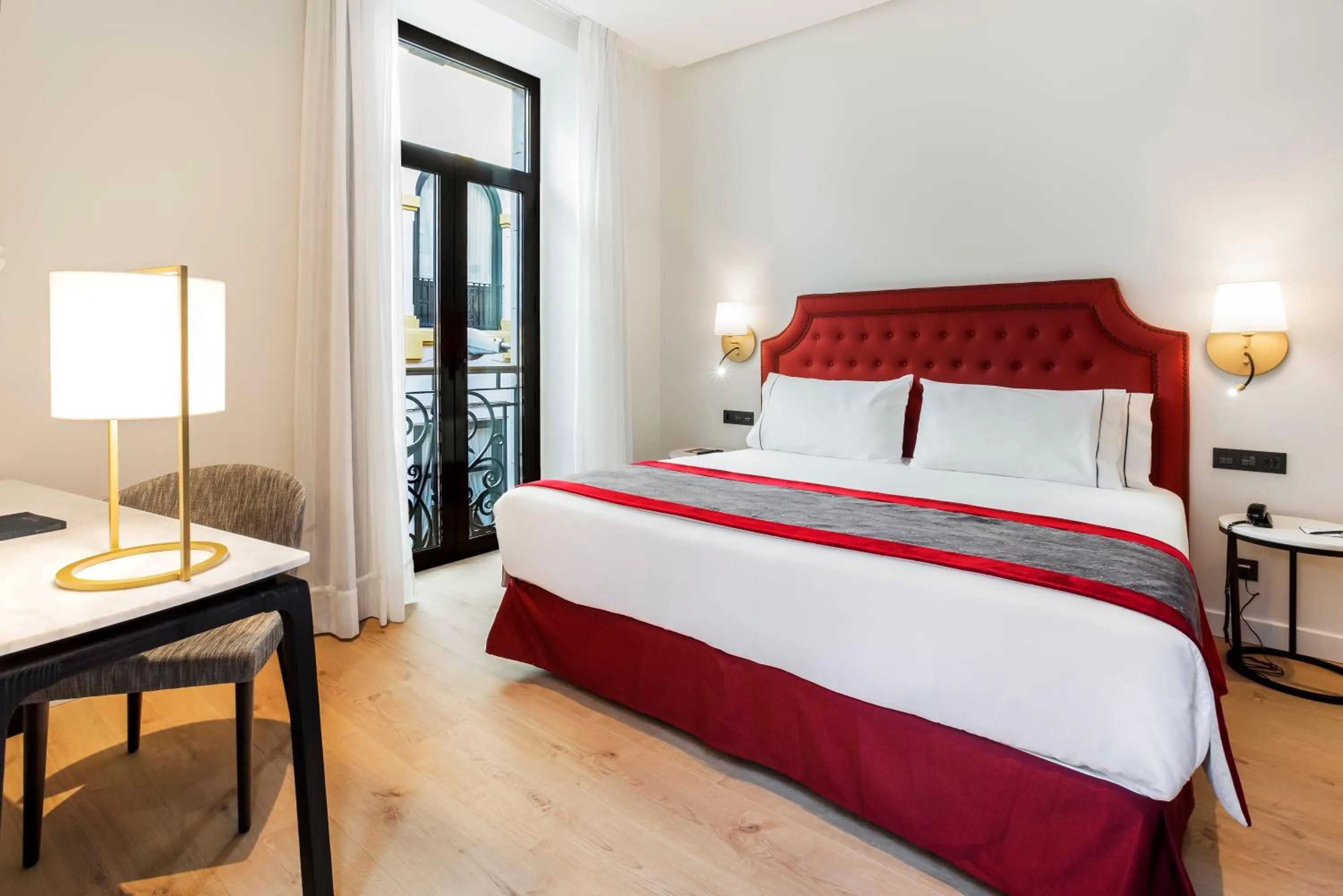 Photo of the whole room, Bed in Eurostars Azahar