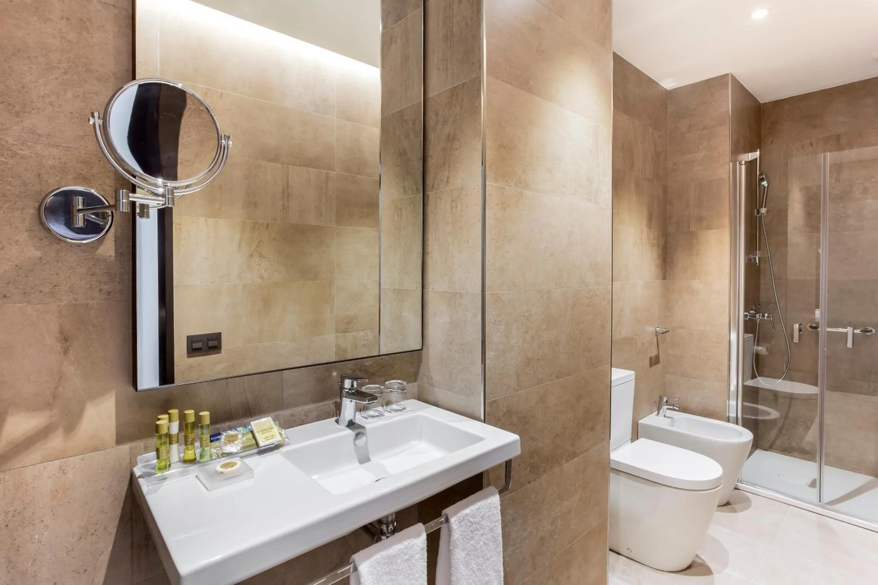 Shower in Eurostars Azahar