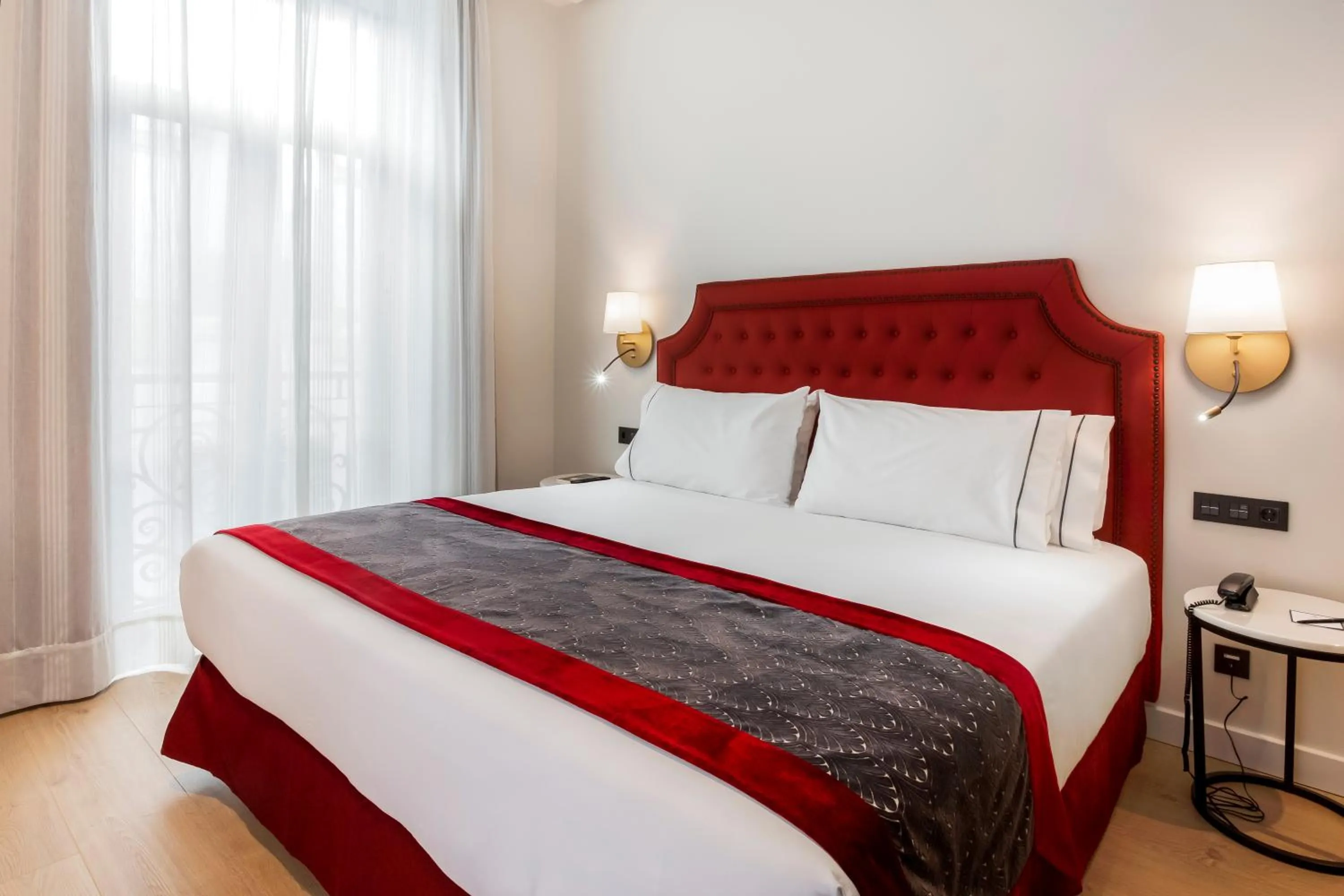 Photo of the whole room, Bed in Eurostars Azahar