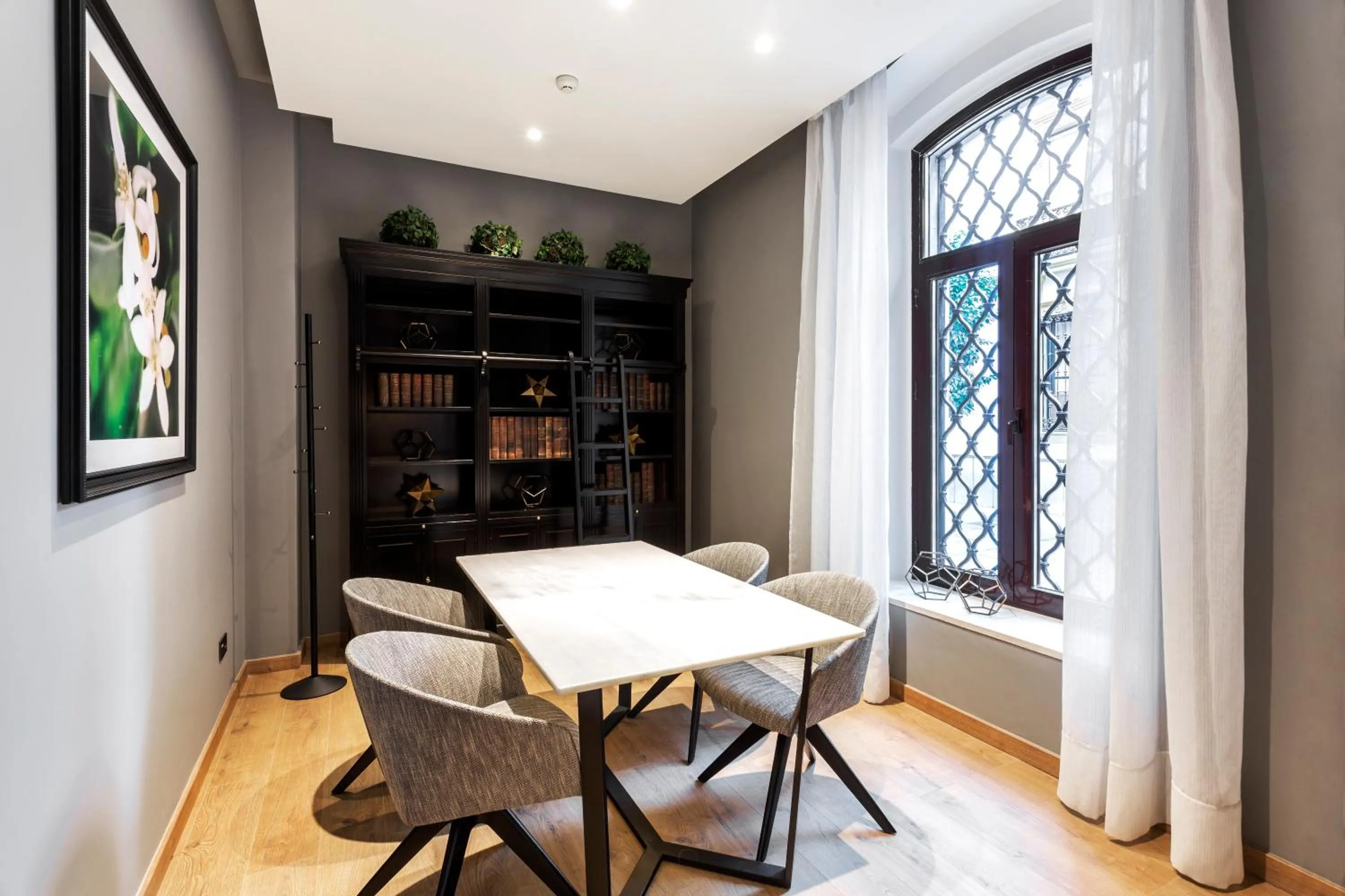 Library in Eurostars Azahar