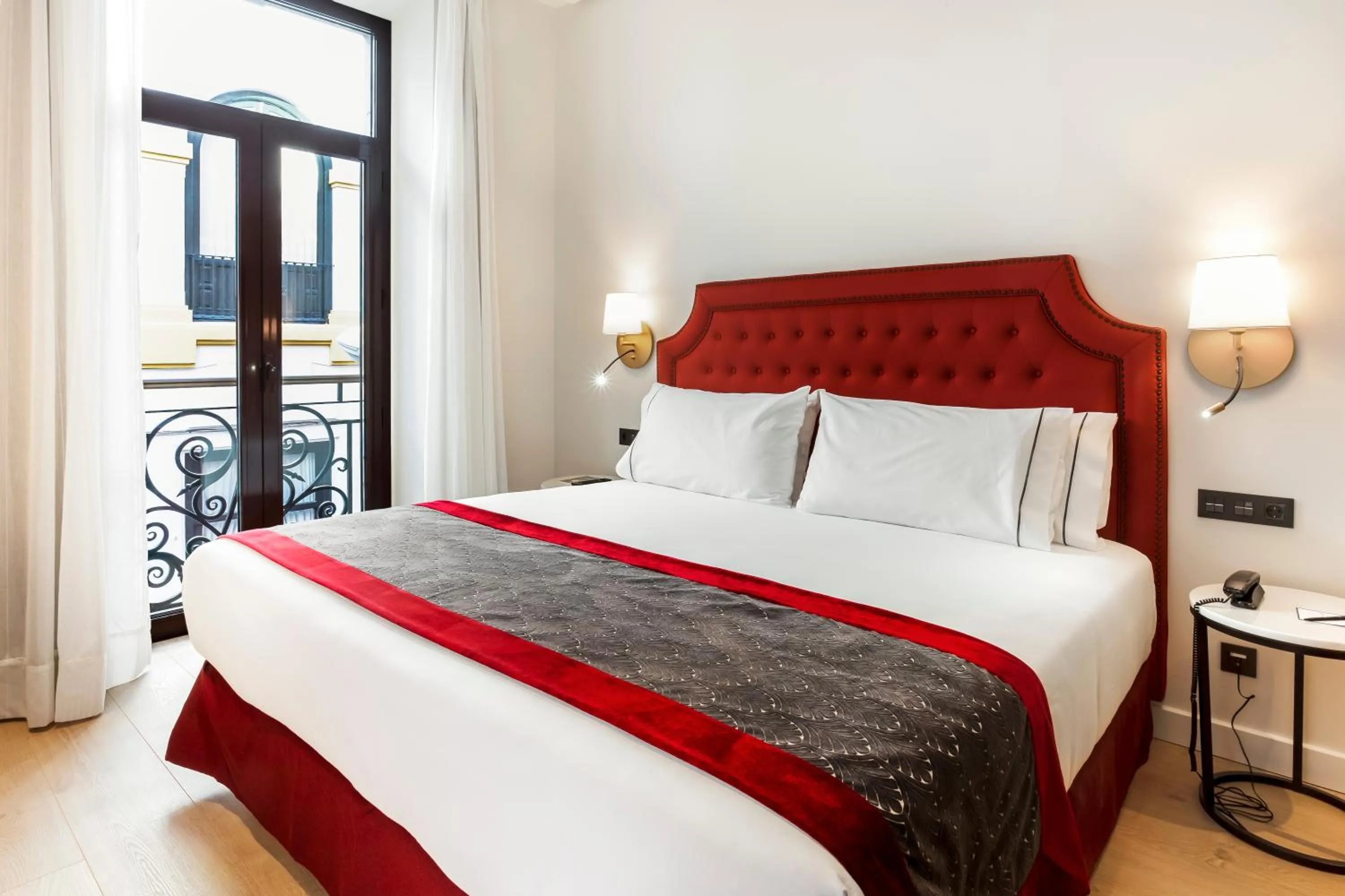 Photo of the whole room, Bed in Eurostars Azahar