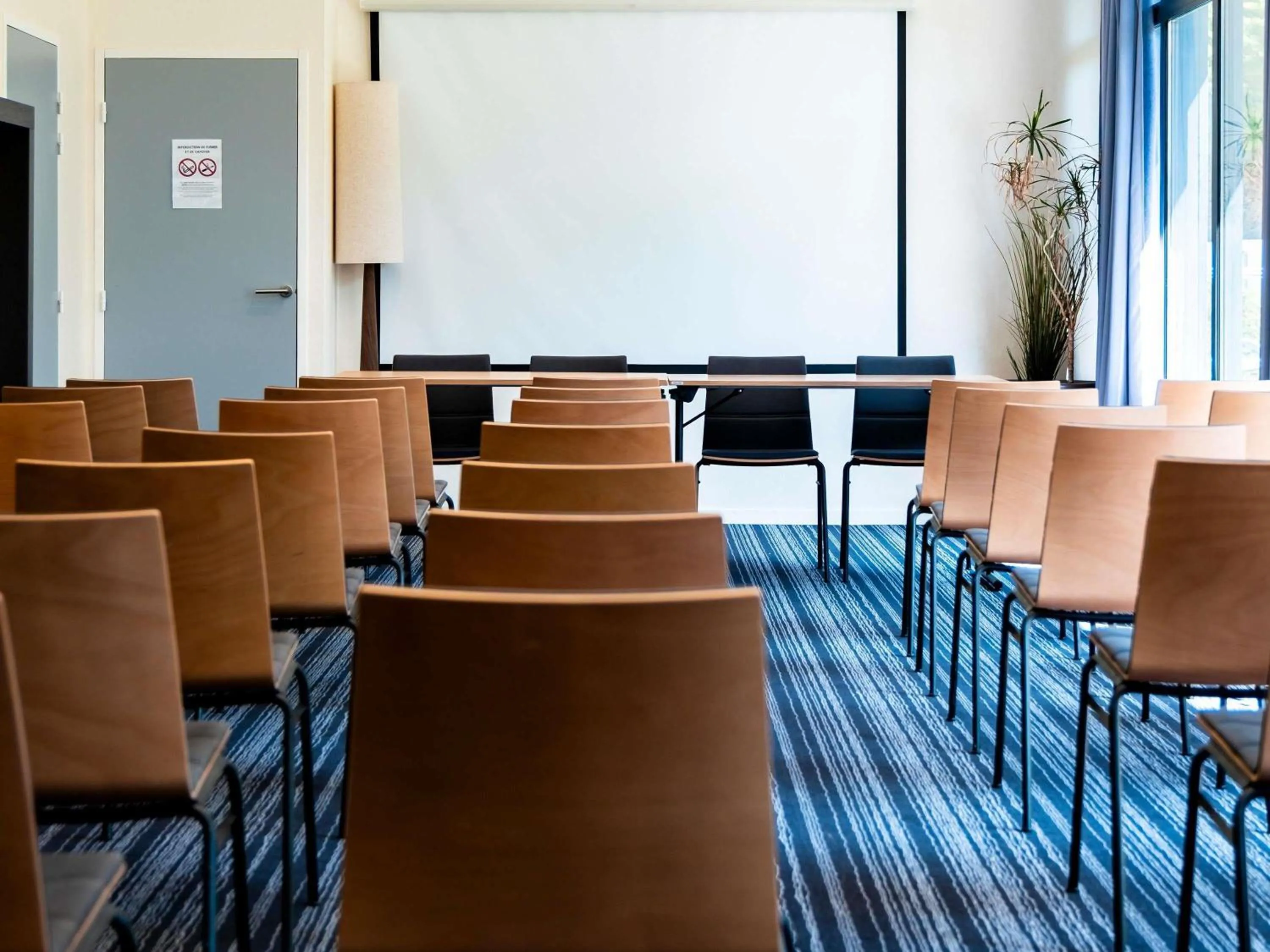 Meeting/conference room in ibis Styles Quiberon Centre