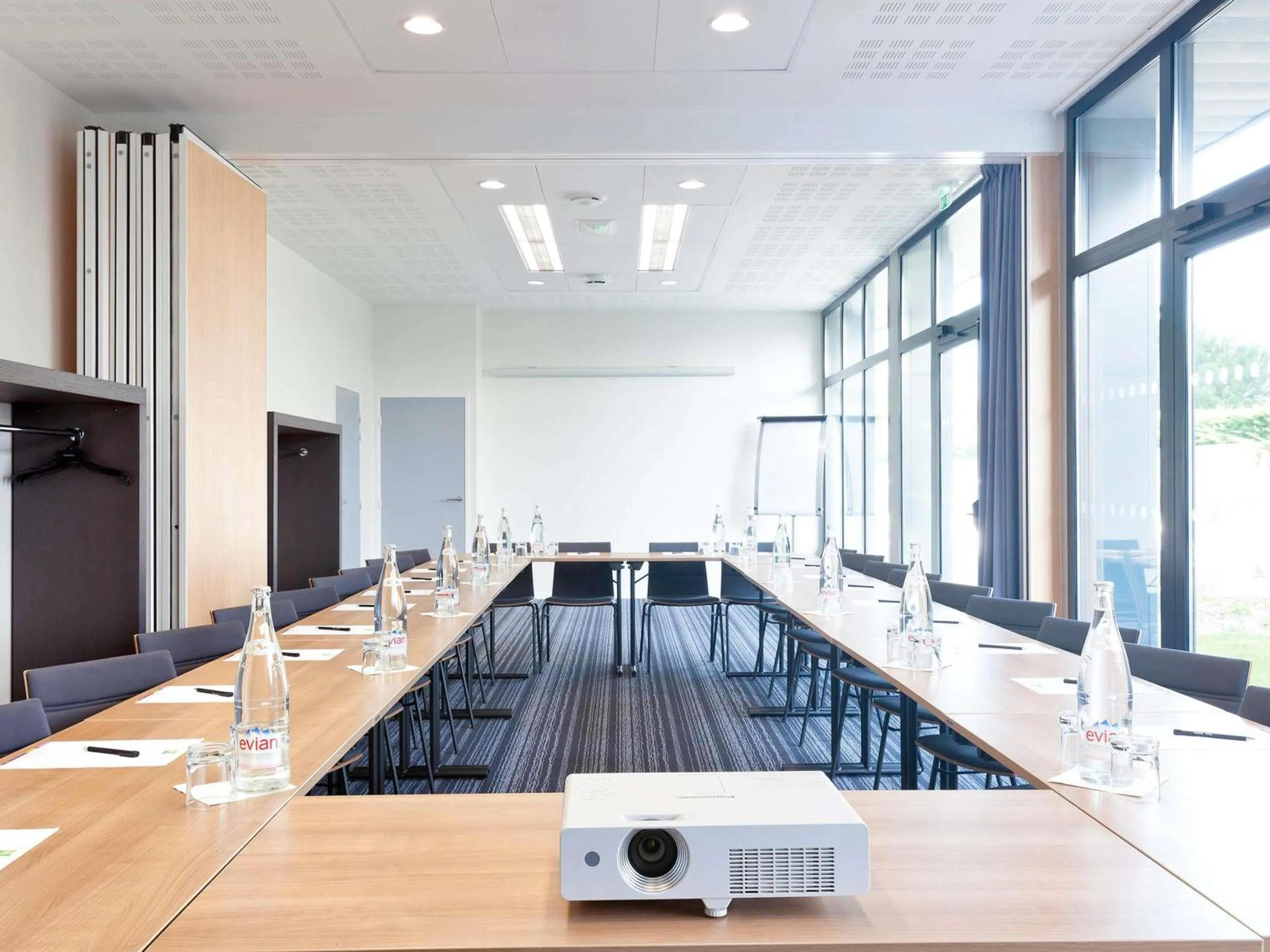 Meeting/conference room in ibis Styles Quiberon Centre