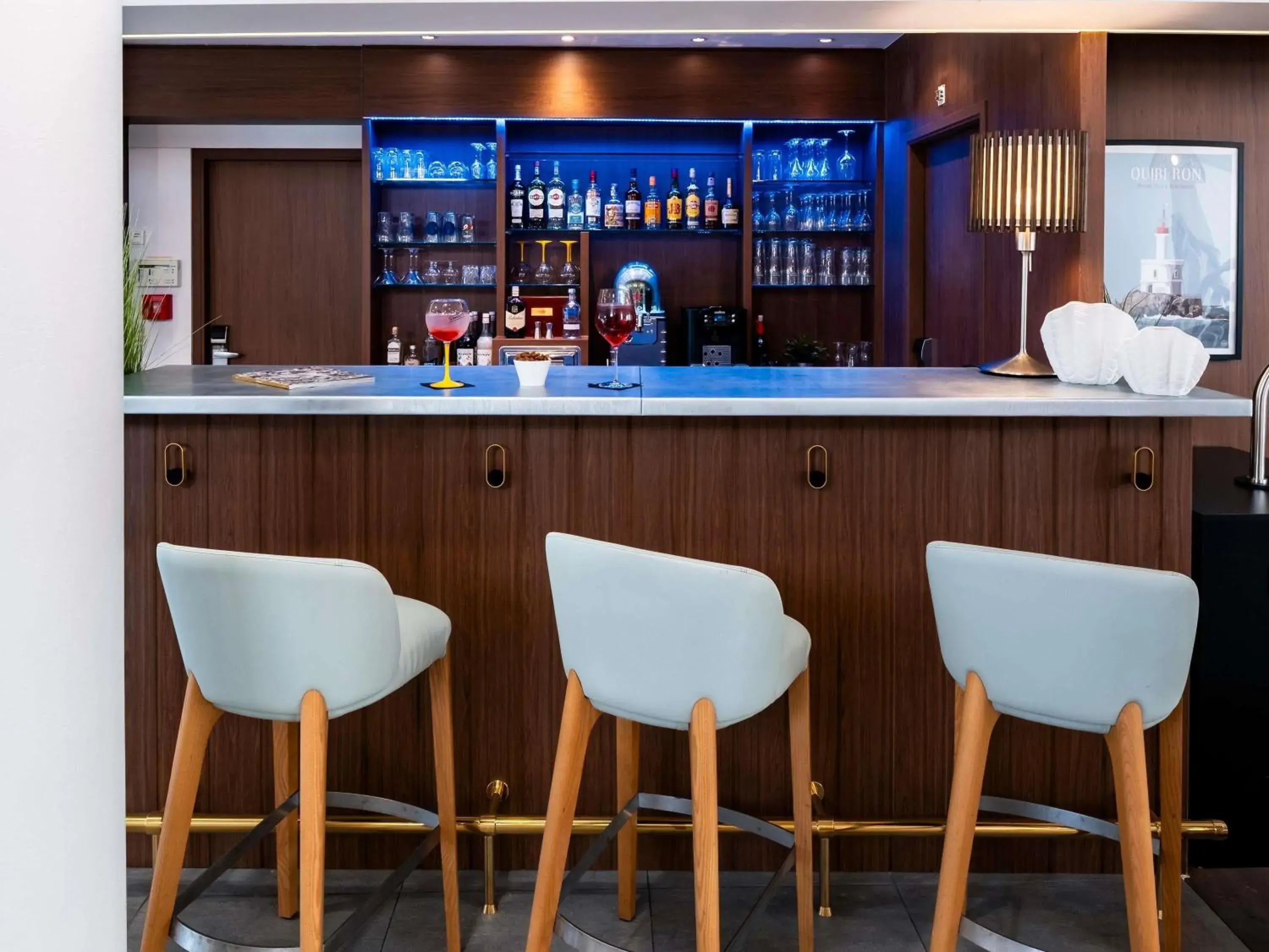 Lounge or bar in ibis Styles Quiberon Centre Lounge or bar in ibis Styles Quiberon Centre