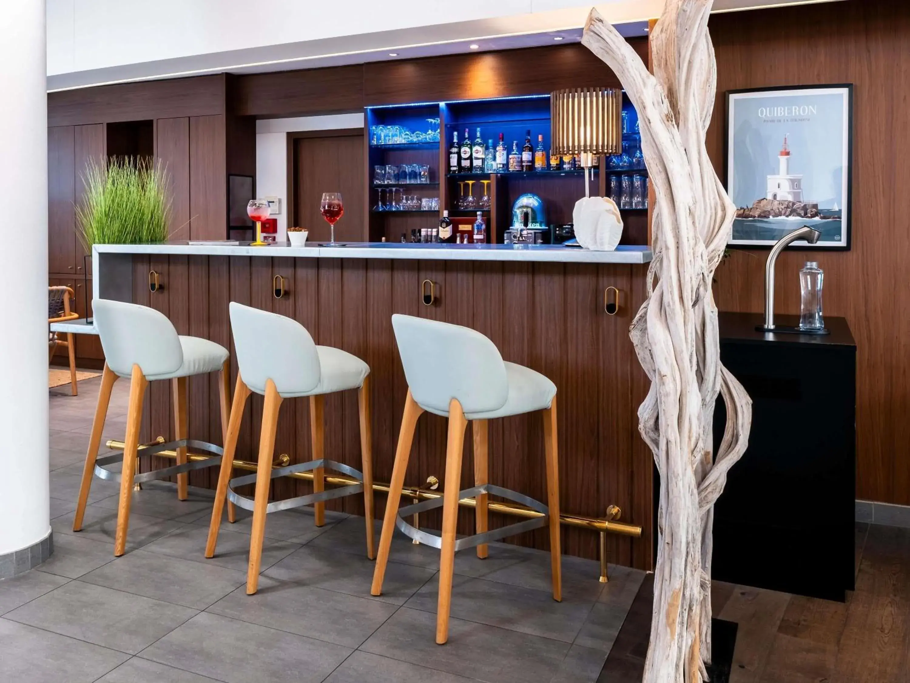 Lounge or bar in ibis Styles Quiberon Centre Lounge or bar in ibis Styles Quiberon Centre