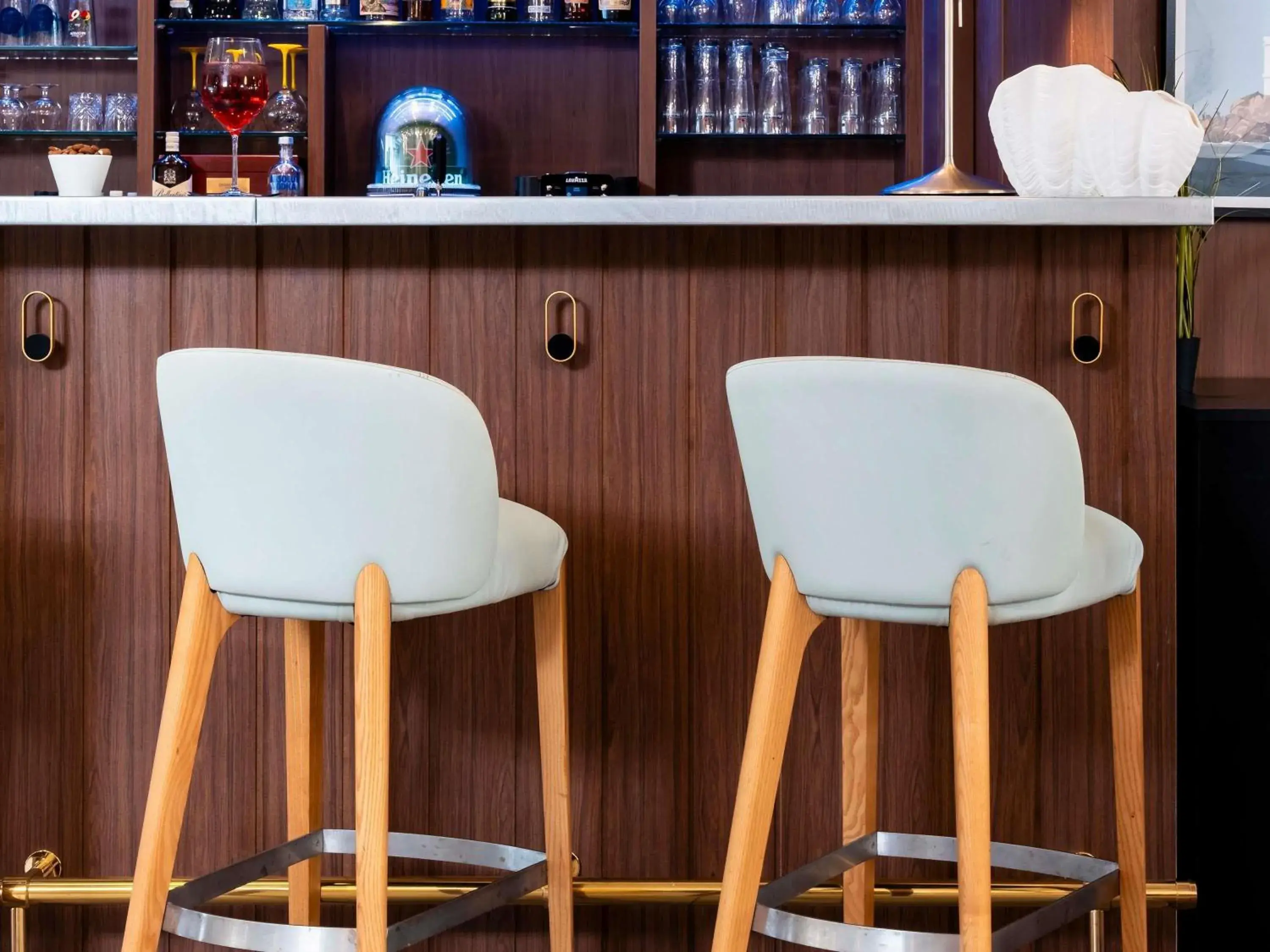 Lounge or bar in ibis Styles Quiberon Centre Lounge or bar in ibis Styles Quiberon Centre