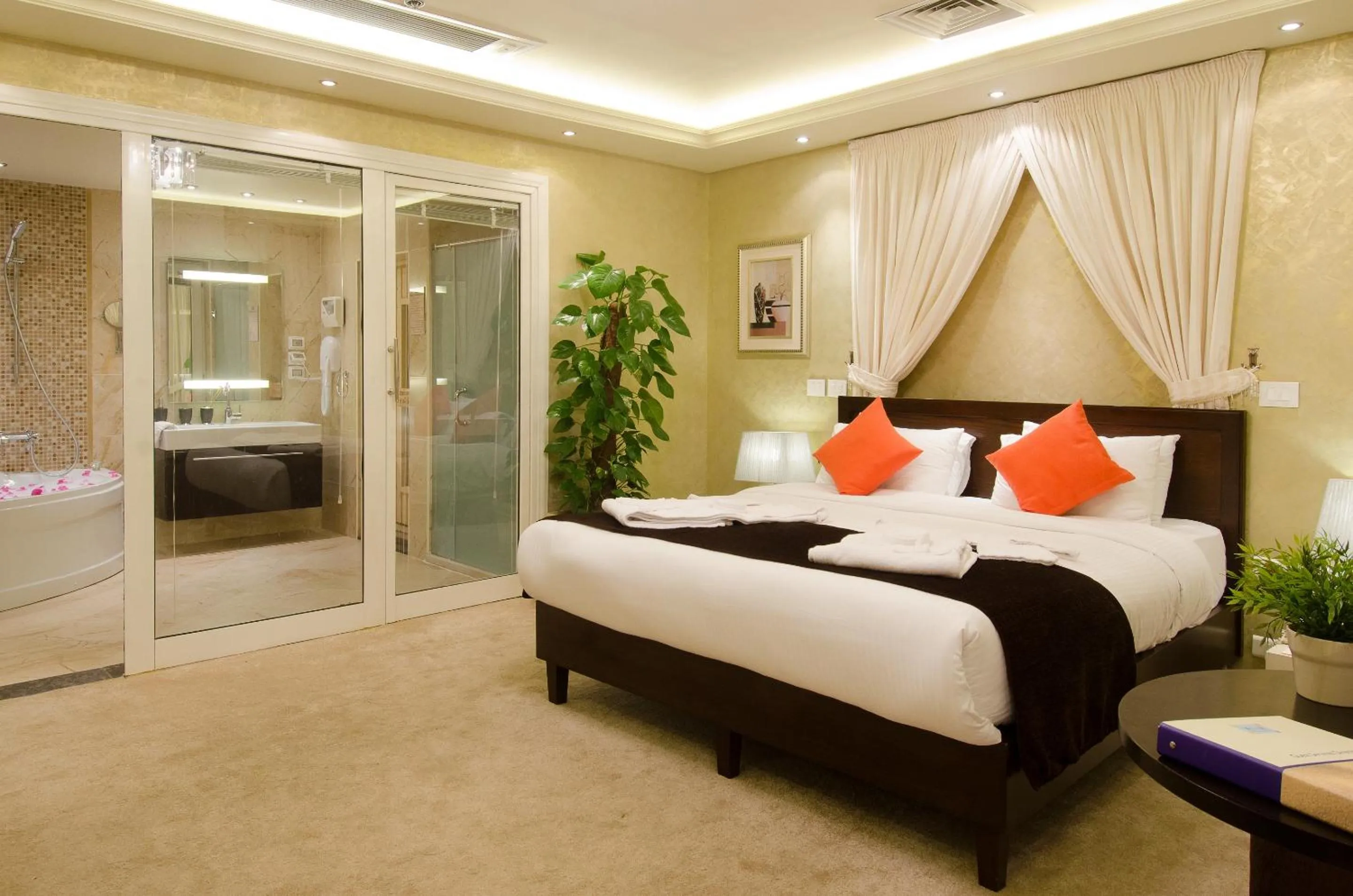 Property building, Bed in Swiss Inn Teda Hotel & Aqua Park