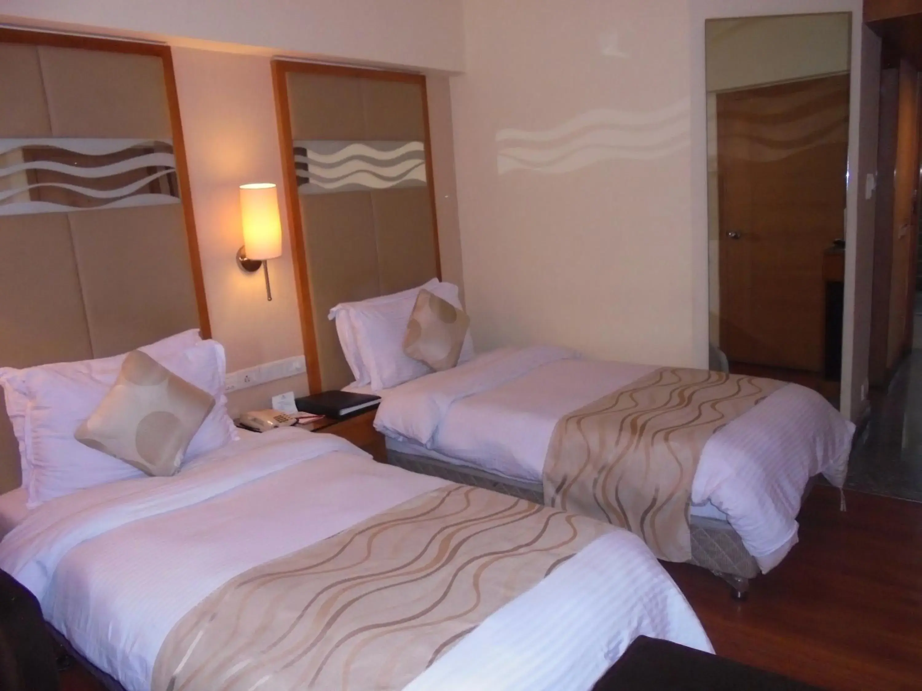 Deluxe Double or Twin Room - single occupancy in Lords Plaza Ankleshwar Deluxe Double or Twin Room - single occupancy in Lords Plaza Ankleshwar