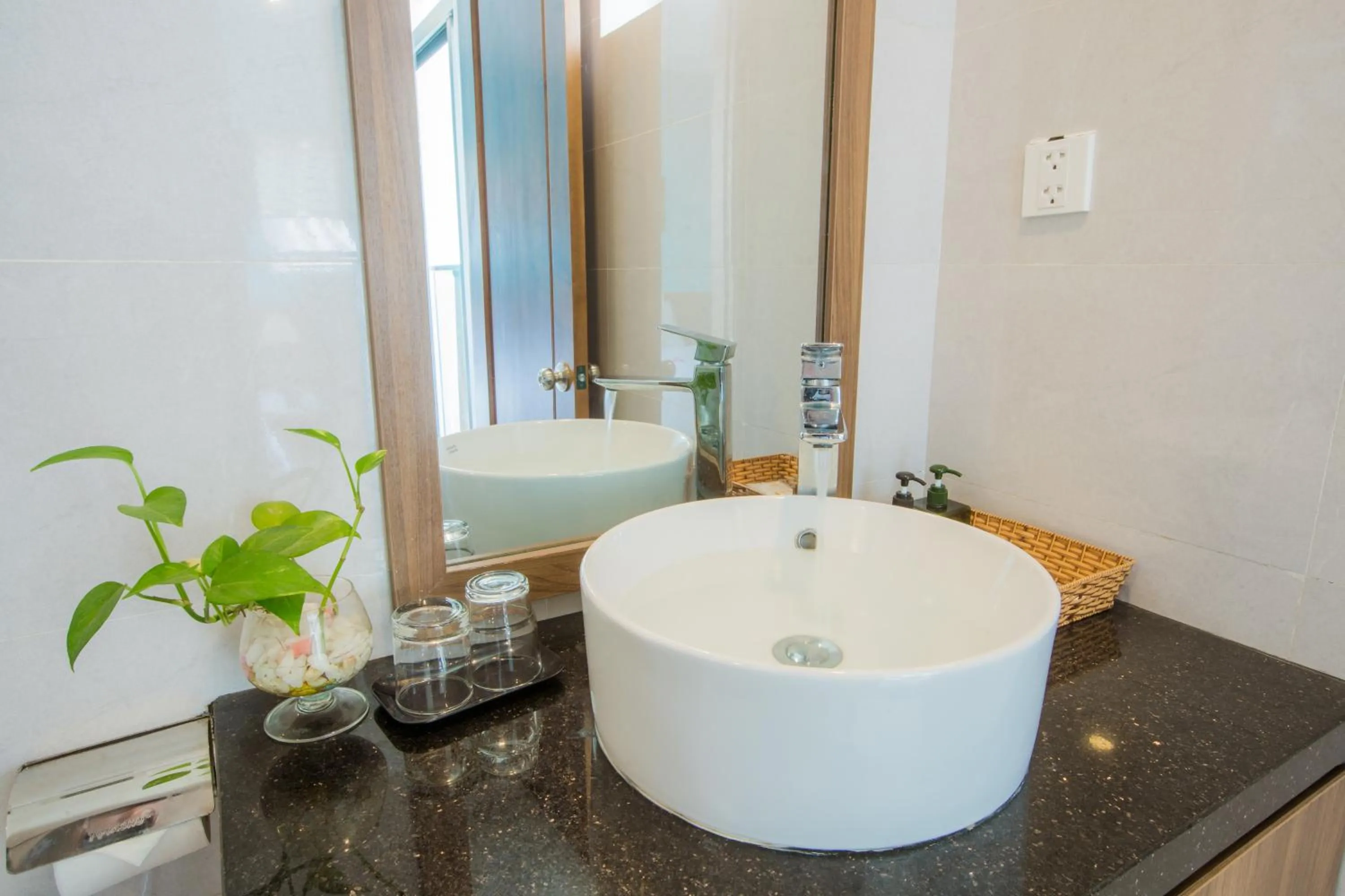 Bathroom in Yen Vy Hotel and Apartment