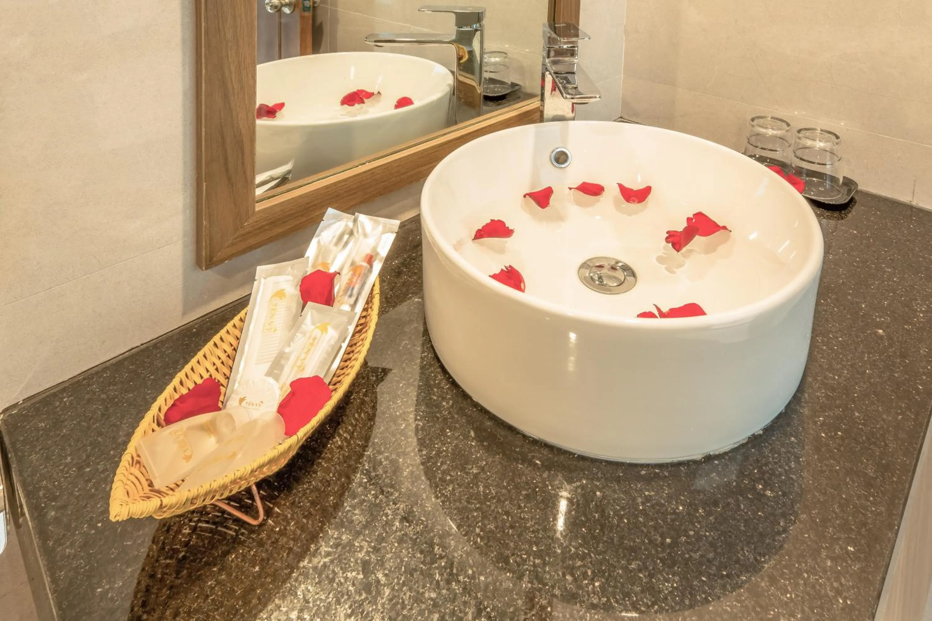 Bathroom in Yen Vy Hotel and Apartment