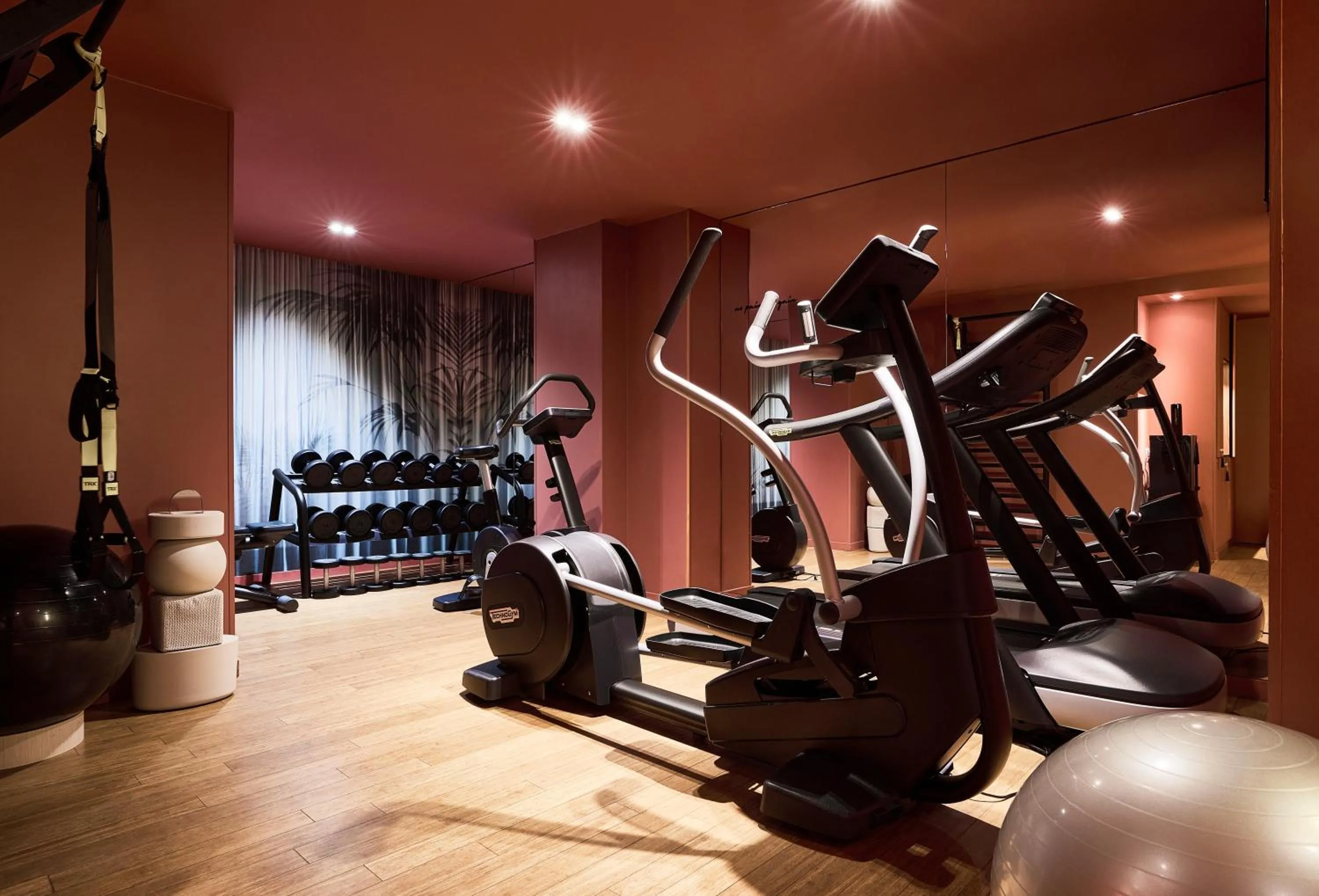 Fitness centre/facilities in Grand Powers Hotel