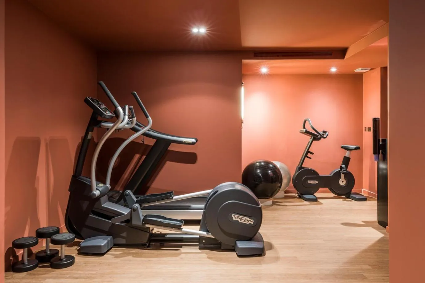Fitness centre/facilities in Grand Powers Hotel