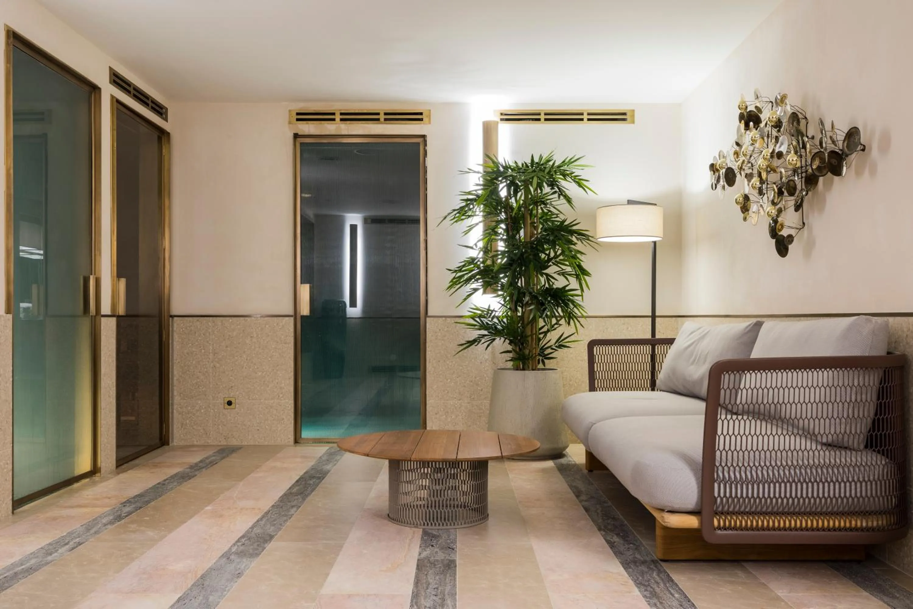 Hot Tub in Grand Powers Hotel