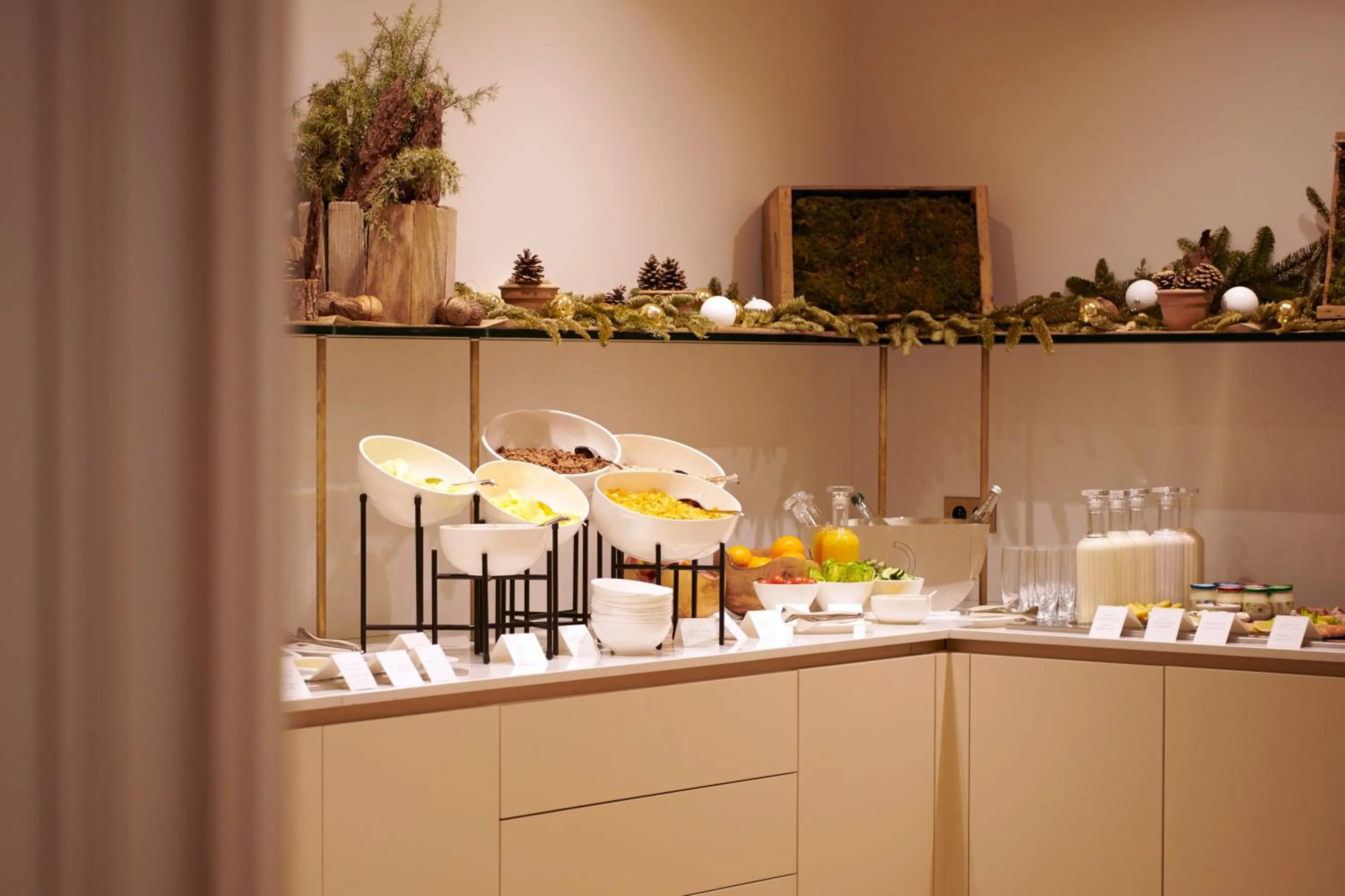 Buffet breakfast in Grand Powers Hotel