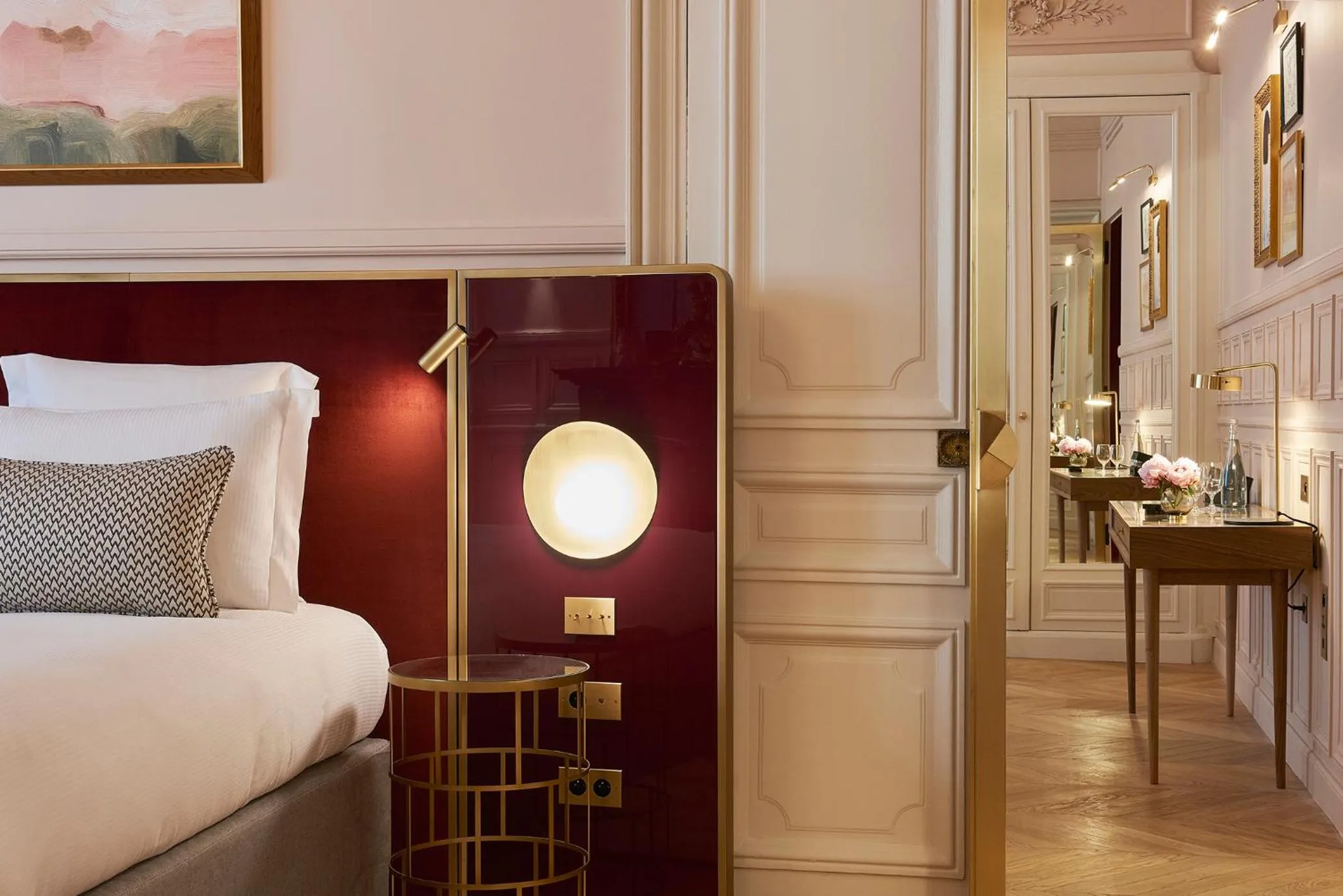 Bed in Grand Powers Hotel