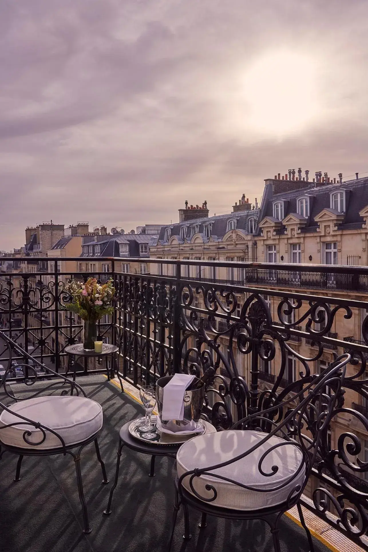 Property building in Grand Powers Hotel Property building in Grand Powers Hotel