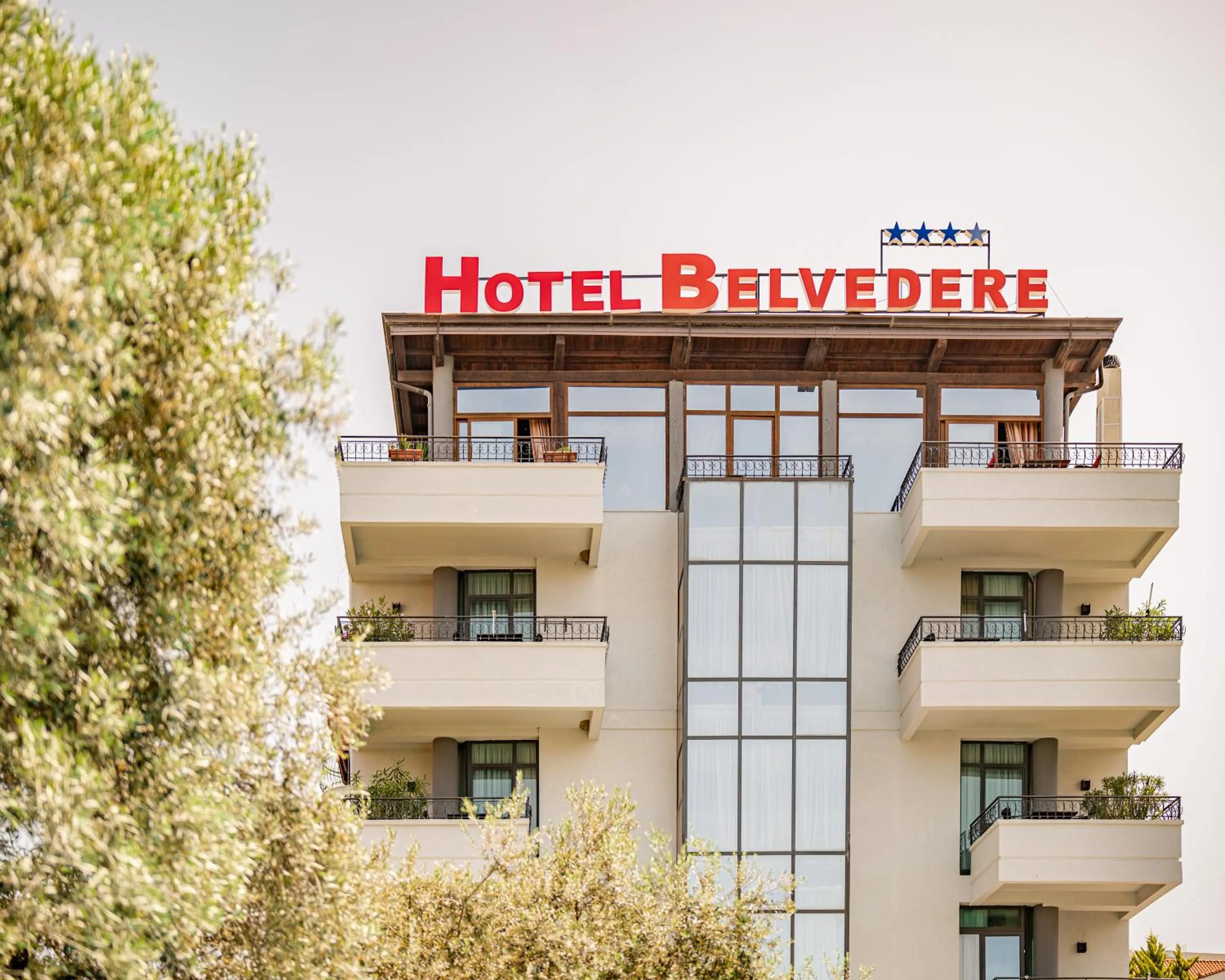 Property building in Vila Belvedere