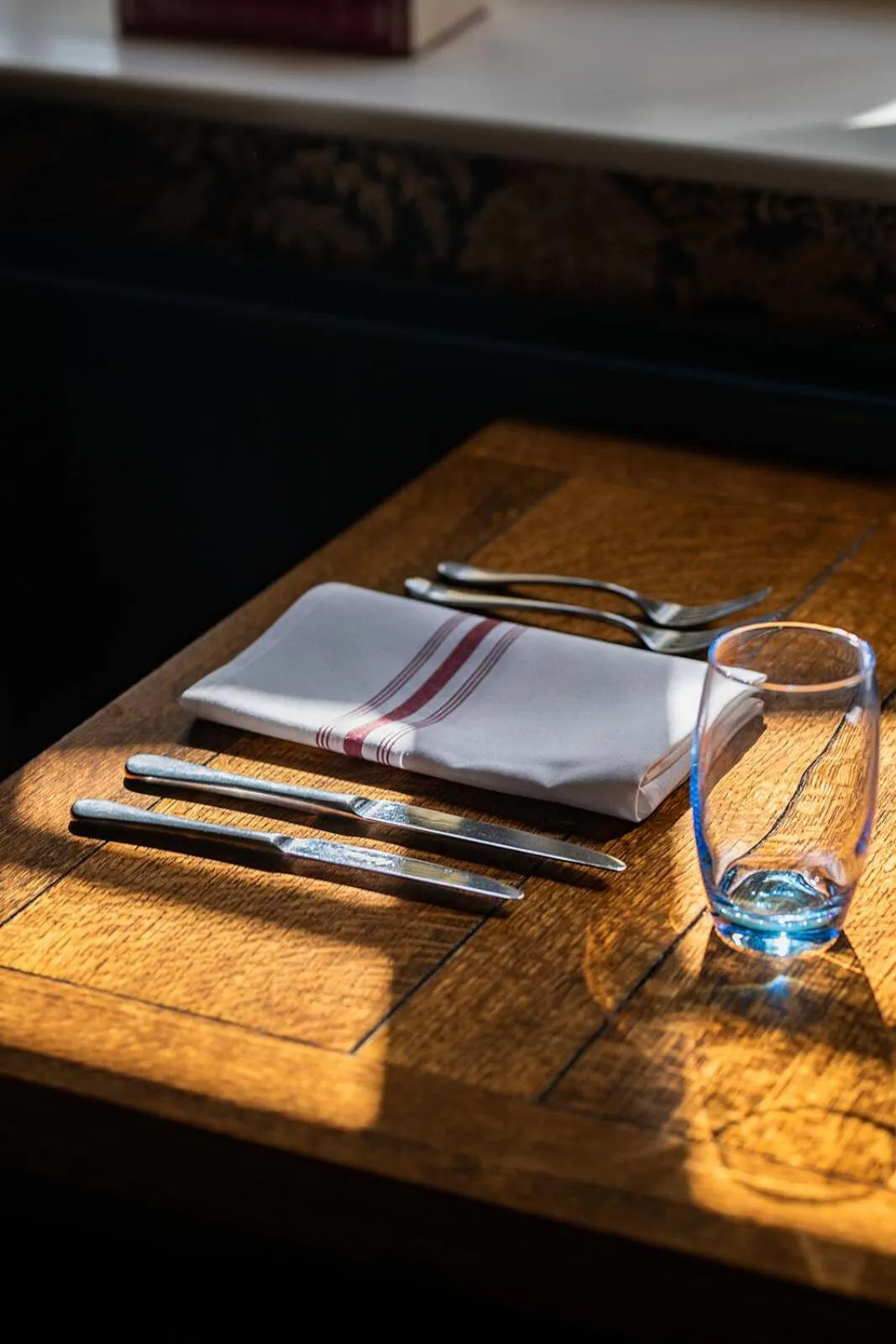 Dining area in The Stag and Huntsman at Hambleden
