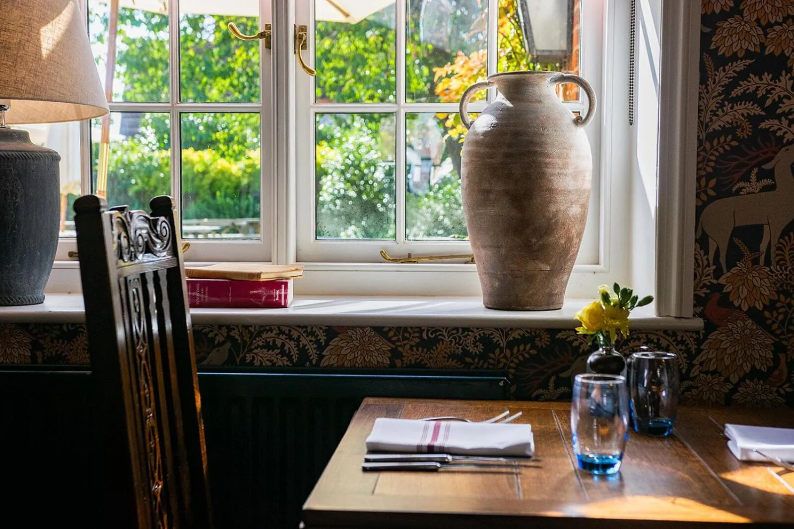 Dining area in The Stag and Huntsman at Hambleden