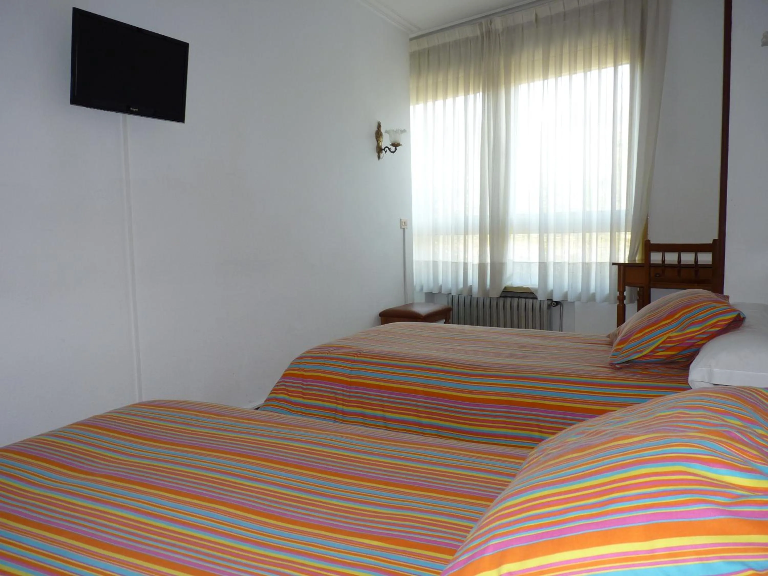 Photo of the whole room, Bed in Hotel España