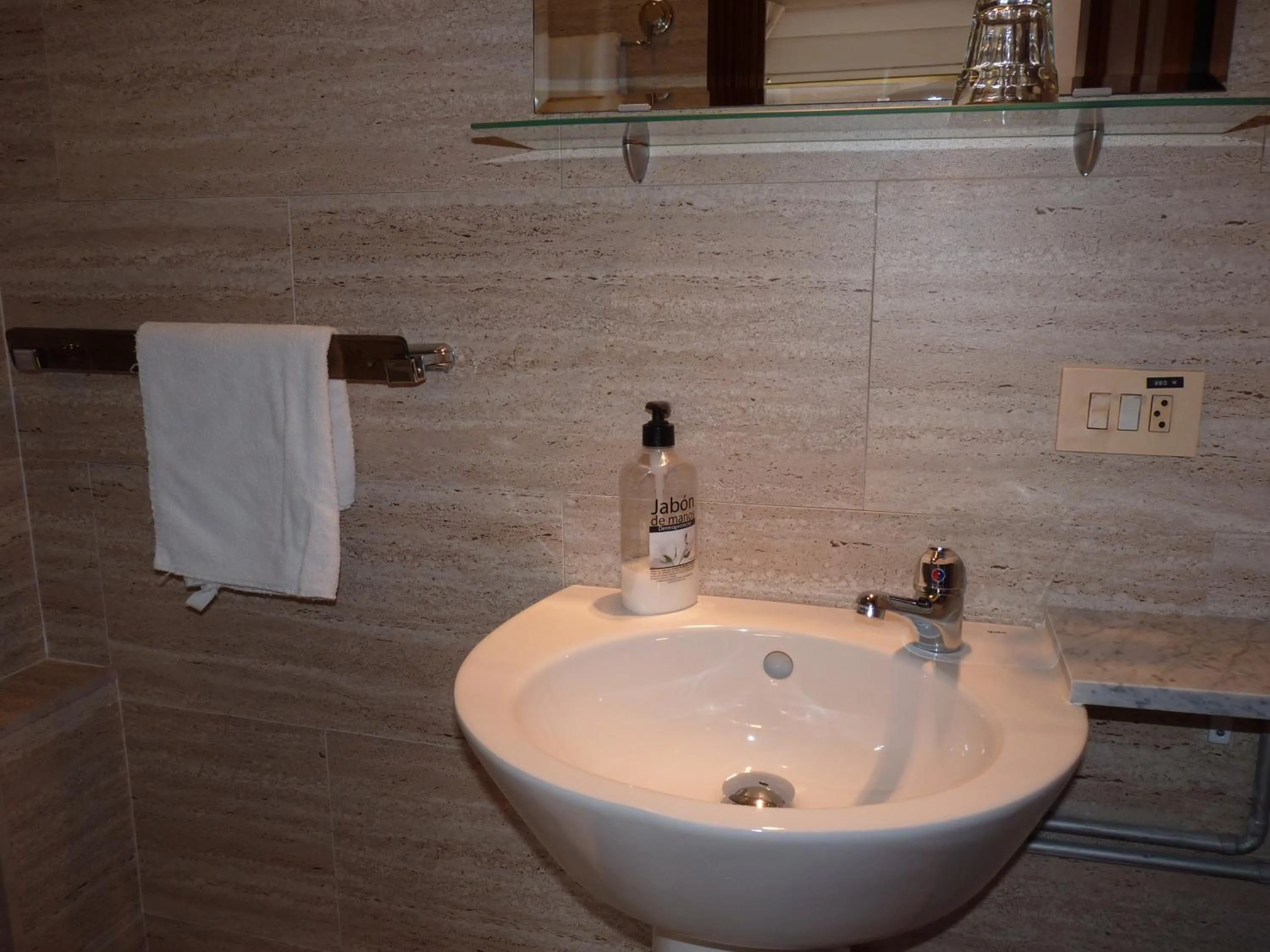 Bathroom in Hotel España