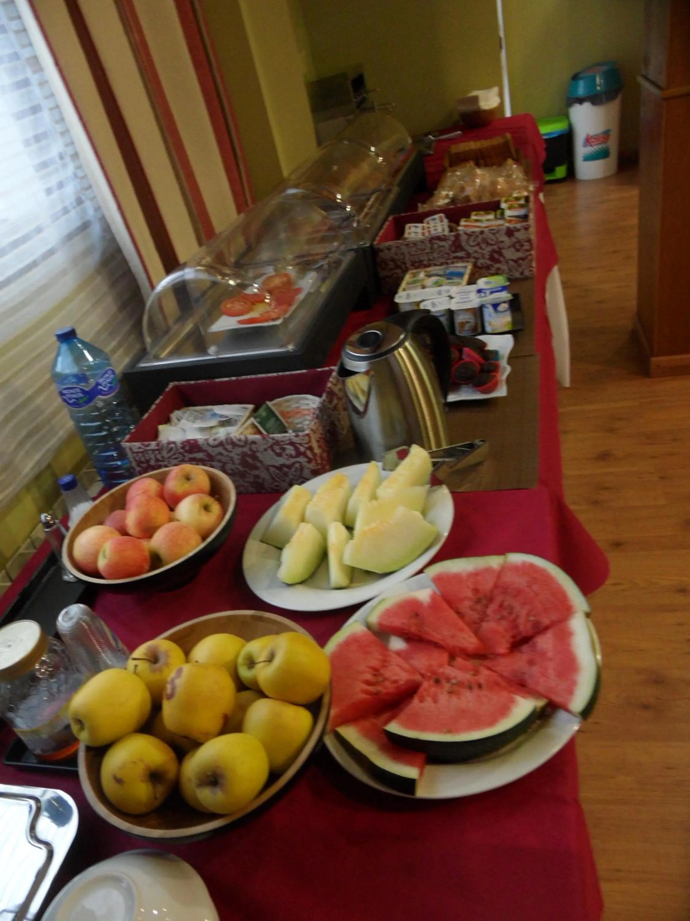Buffet breakfast in Hotel Alfageme