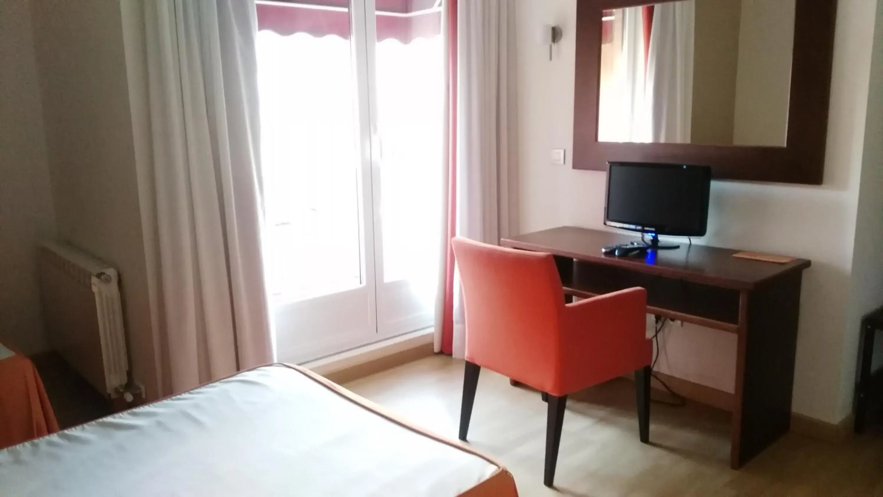 Photo of the whole room, Bed in Hotel Alfageme Photo of the whole room, Bed in Hotel Alfageme