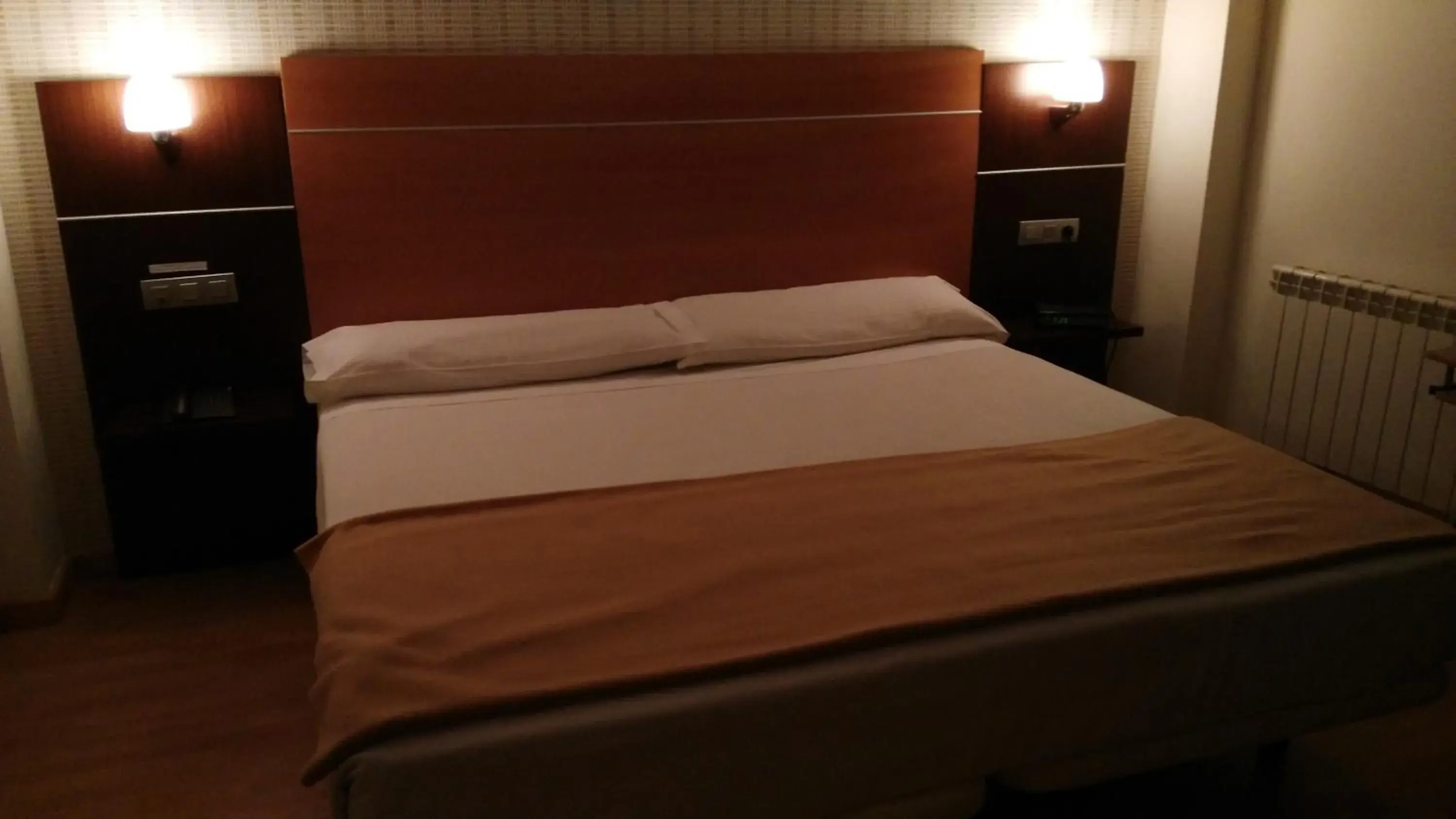 Bedroom, Bed in Hotel Alfageme Bedroom, Bed in Hotel Alfageme