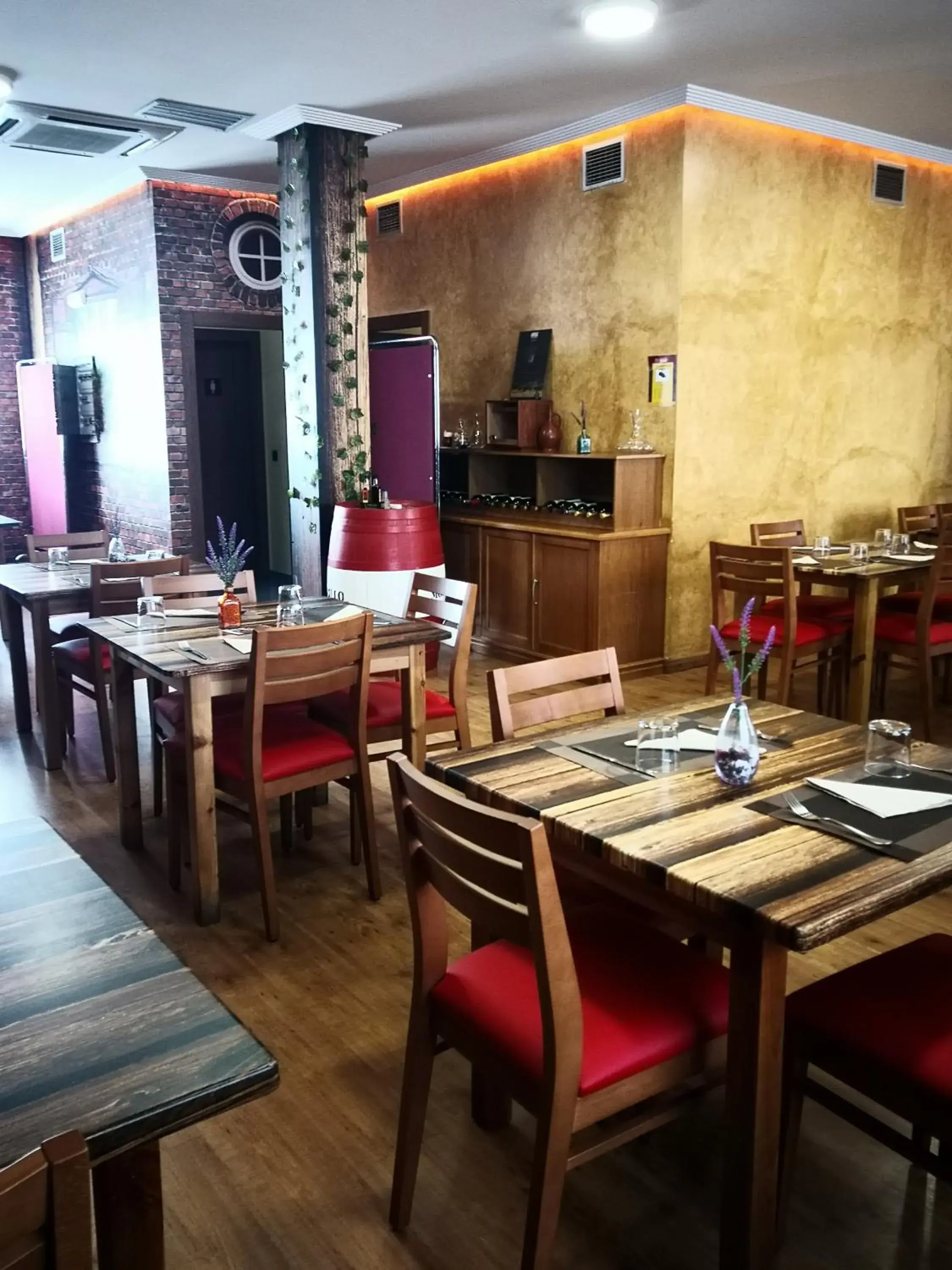 Restaurant/places to eat in Hotel Alfageme Restaurant/places to eat in Hotel Alfageme