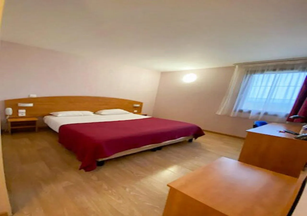 Bed in Contact Hôtel - Prim Witry - Reims Nord