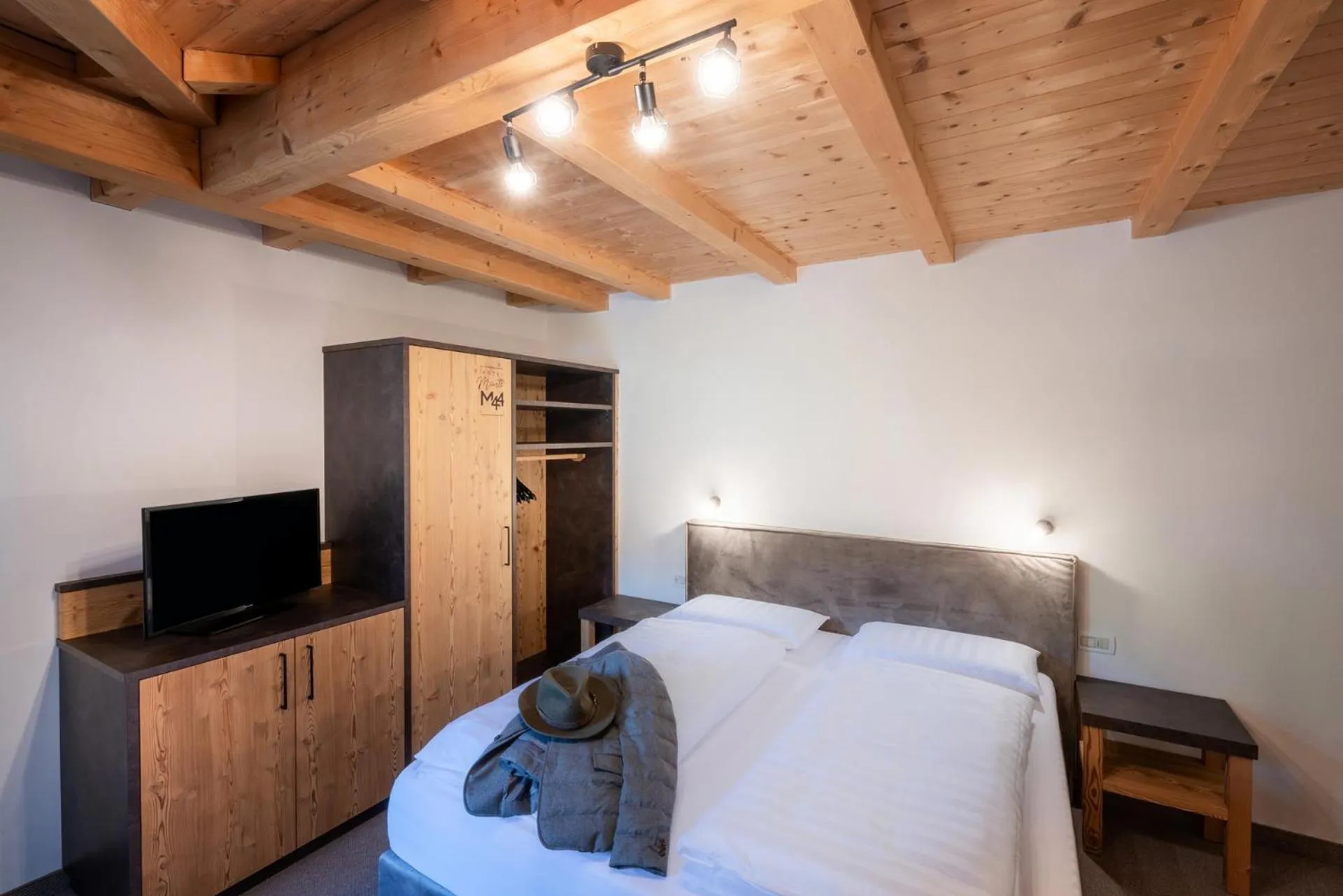 Bedroom, Bed in Hotel Monte44