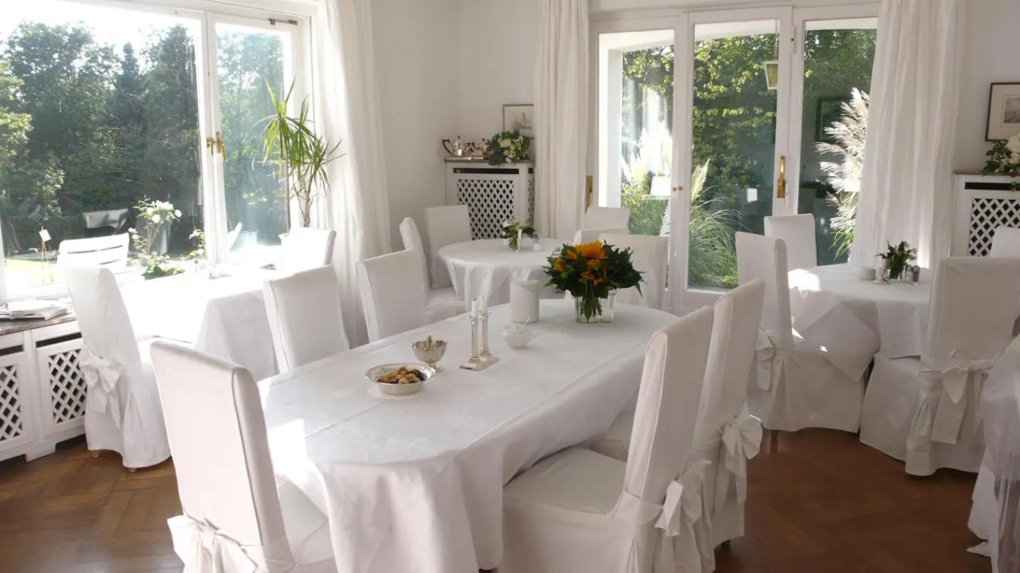 Restaurant/places to eat in Hotel Villa Falkenberg