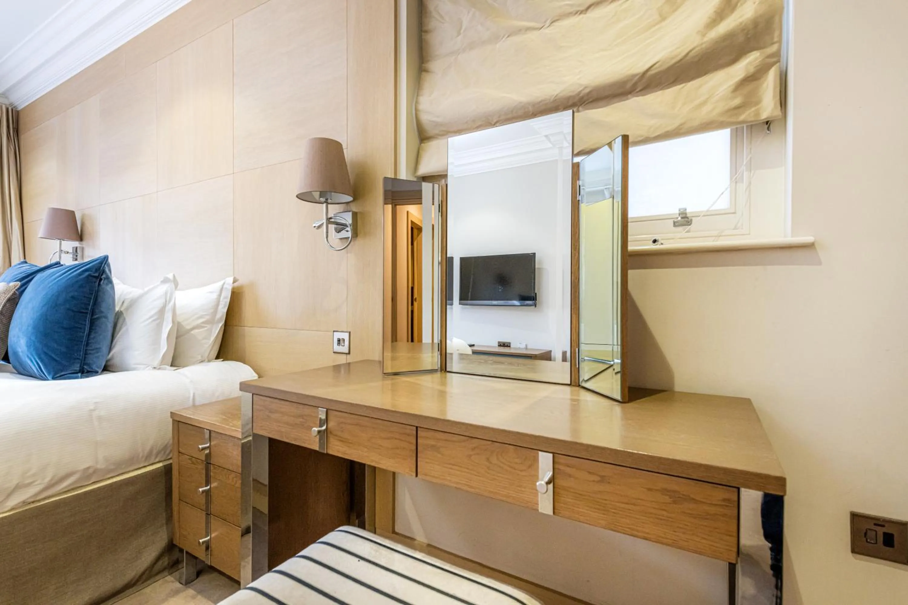 Decorative detail, Bed in Claverley Court Apartments Knightsbridge