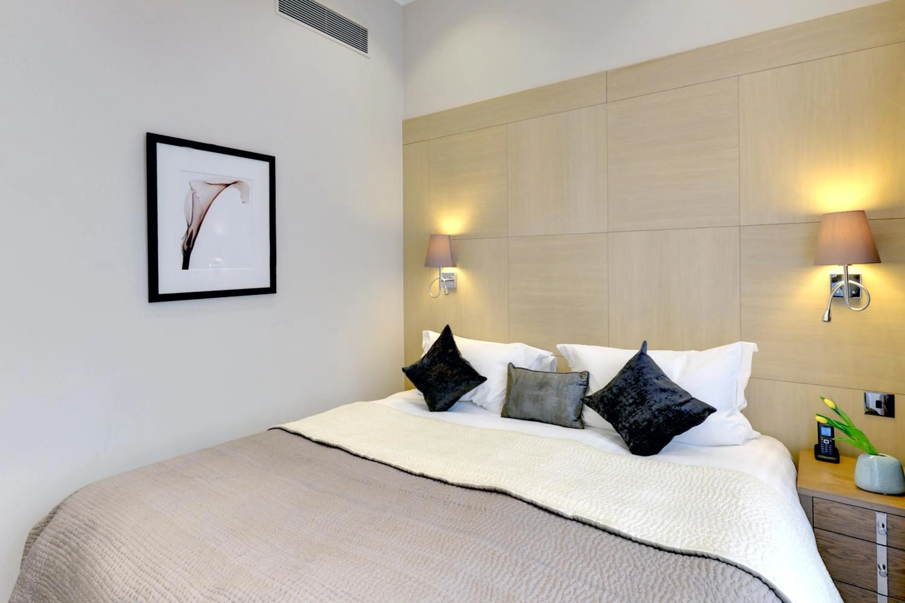 Bedroom, Bed in Claverley Court Apartments Knightsbridge