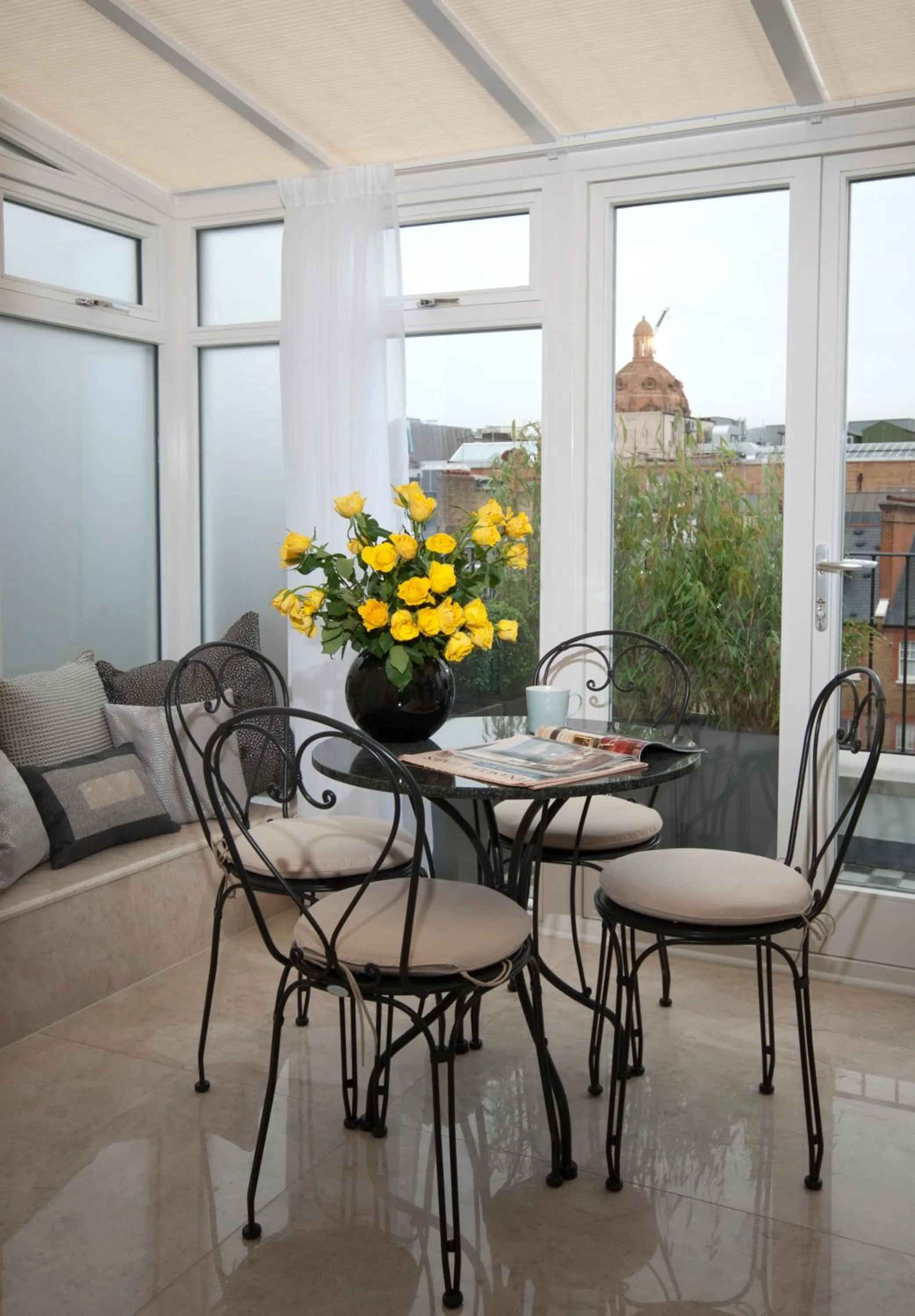 Balcony/Terrace in Claverley Court Apartments Knightsbridge