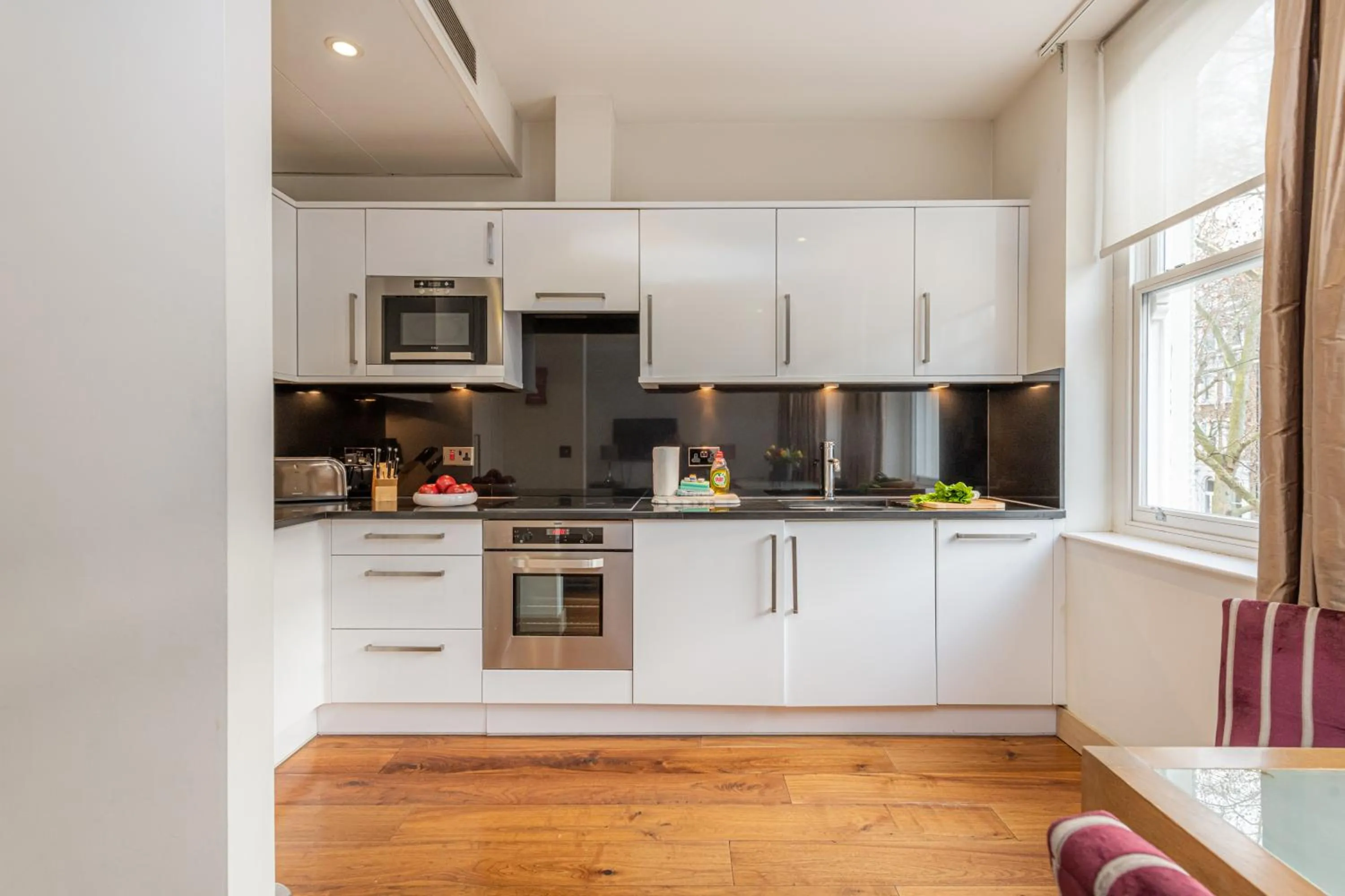 Kitchen or kitchenette in Claverley Court Apartments Knightsbridge