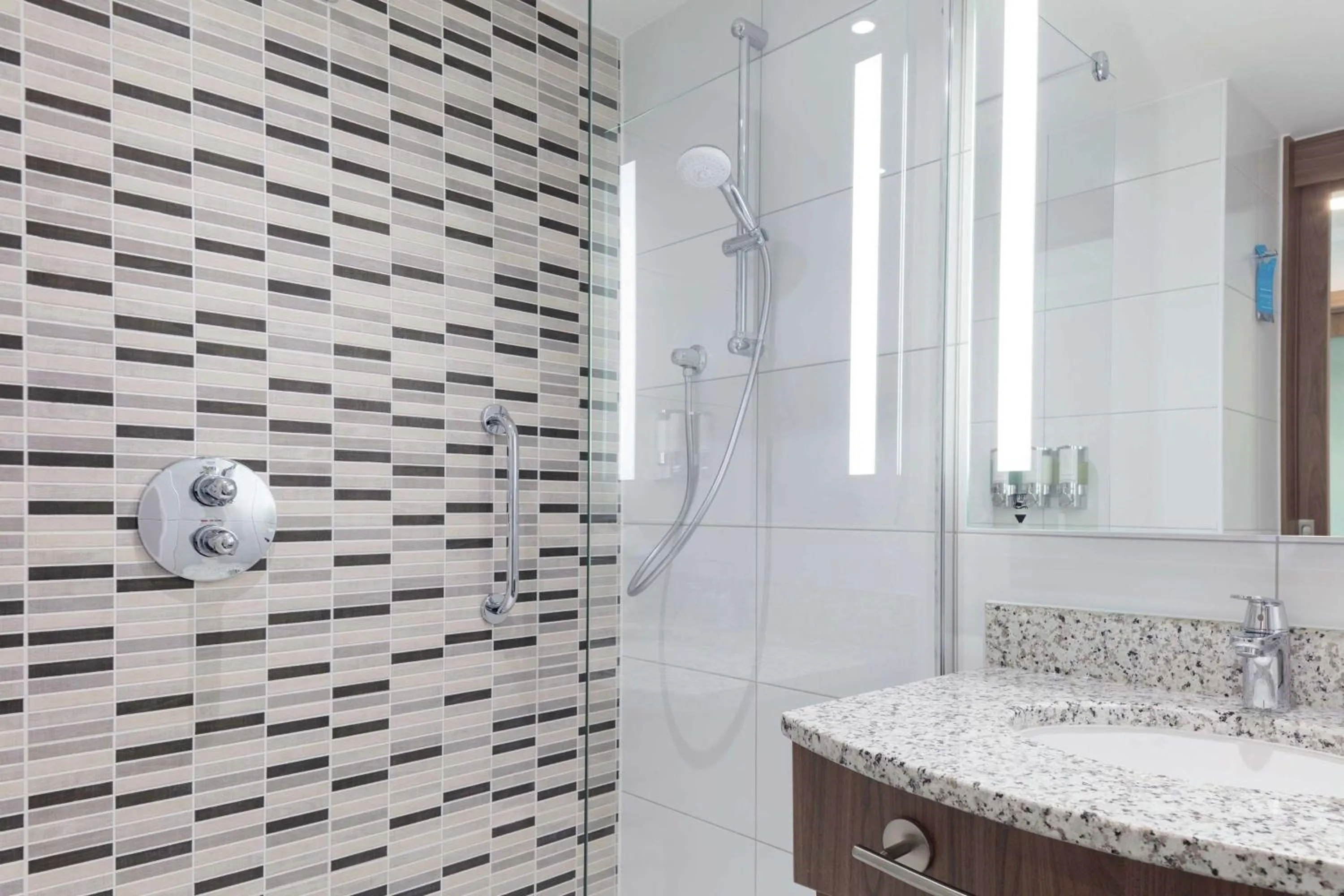 Bathroom in Hampton By Hilton Edinburgh Airport