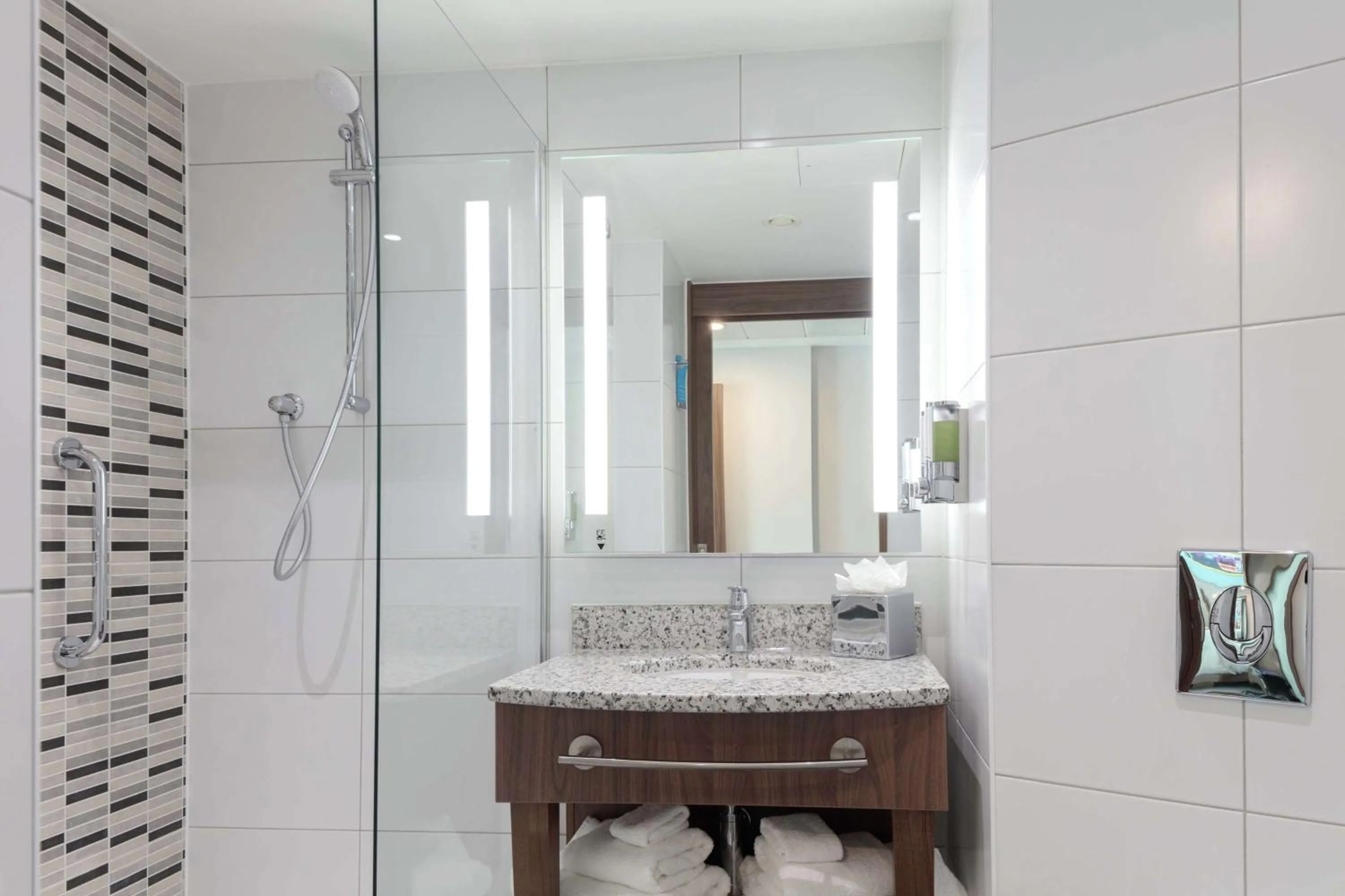 Bathroom in Hampton By Hilton Edinburgh Airport