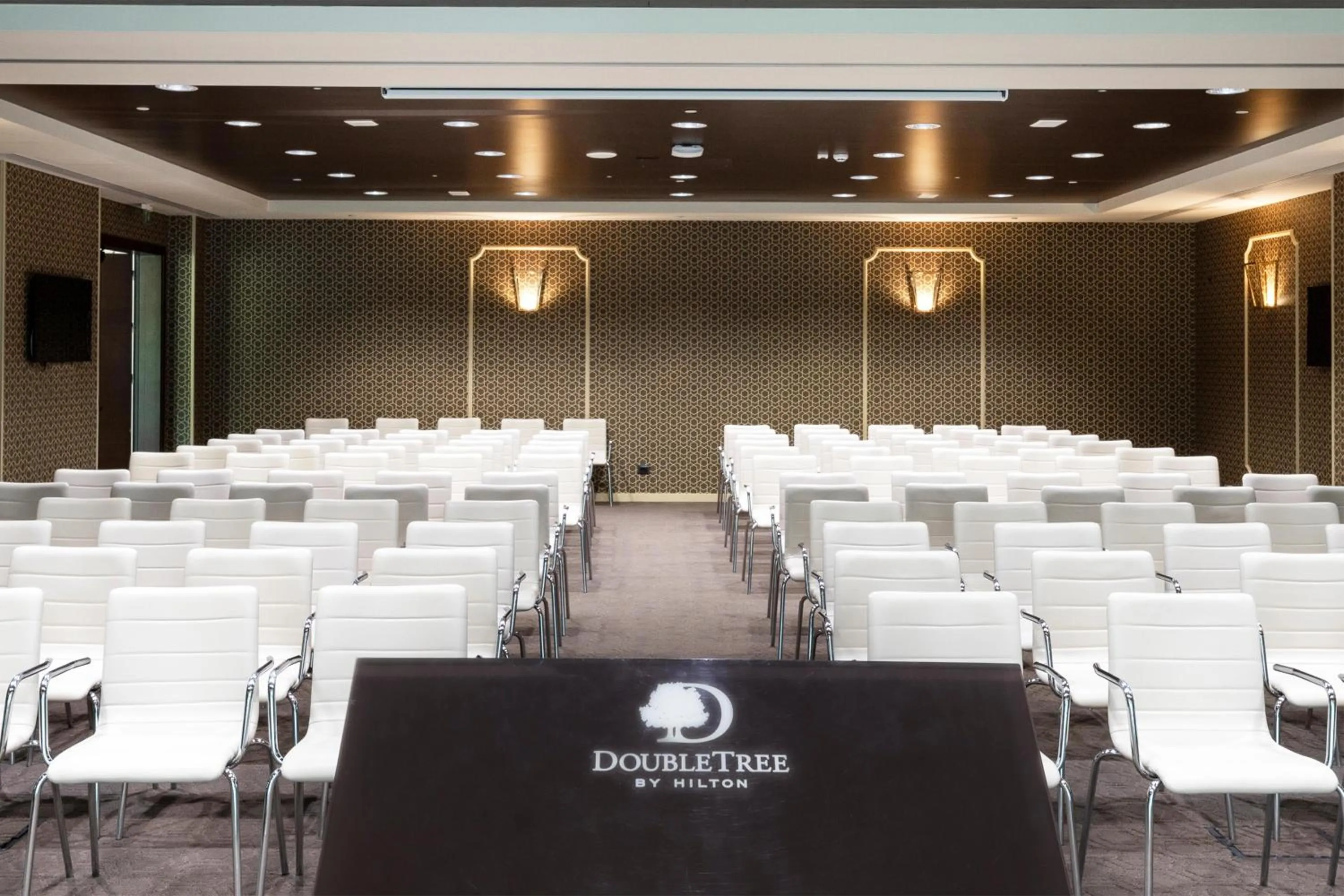 Meeting/conference room in Doubletree By Hilton Pointe-Noire City Centre
