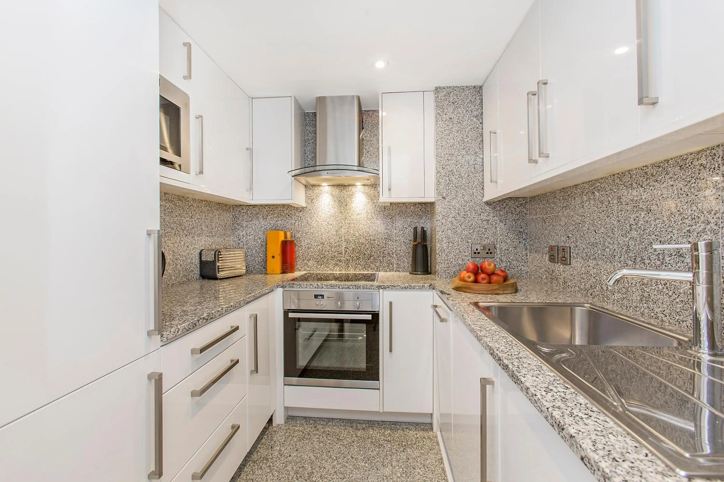 Kitchen or kitchenette in Mayfair House